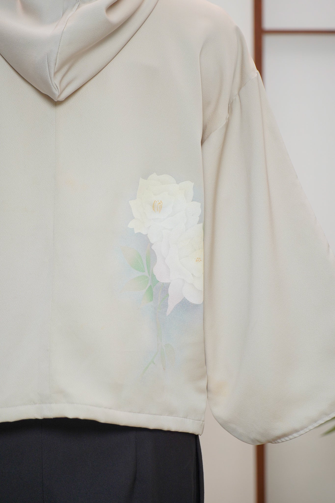 WC 32 campaign: Cream Hoodie With Zipper | HWZ7932Y