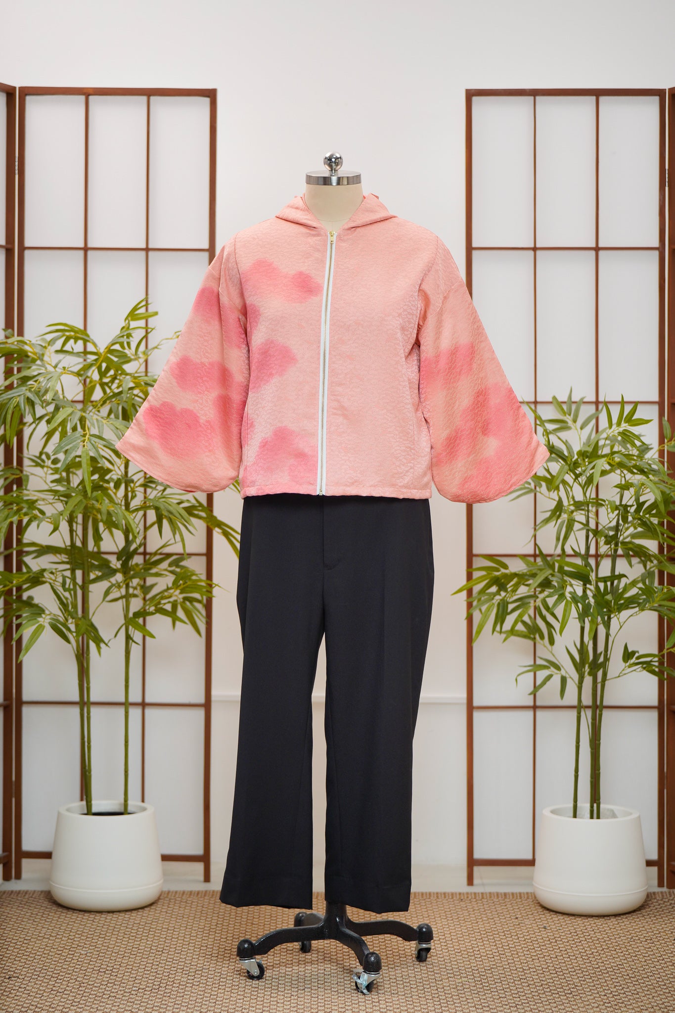 WC 32 campaign: Pink Hoodie With Zipper | HWZ7913Y