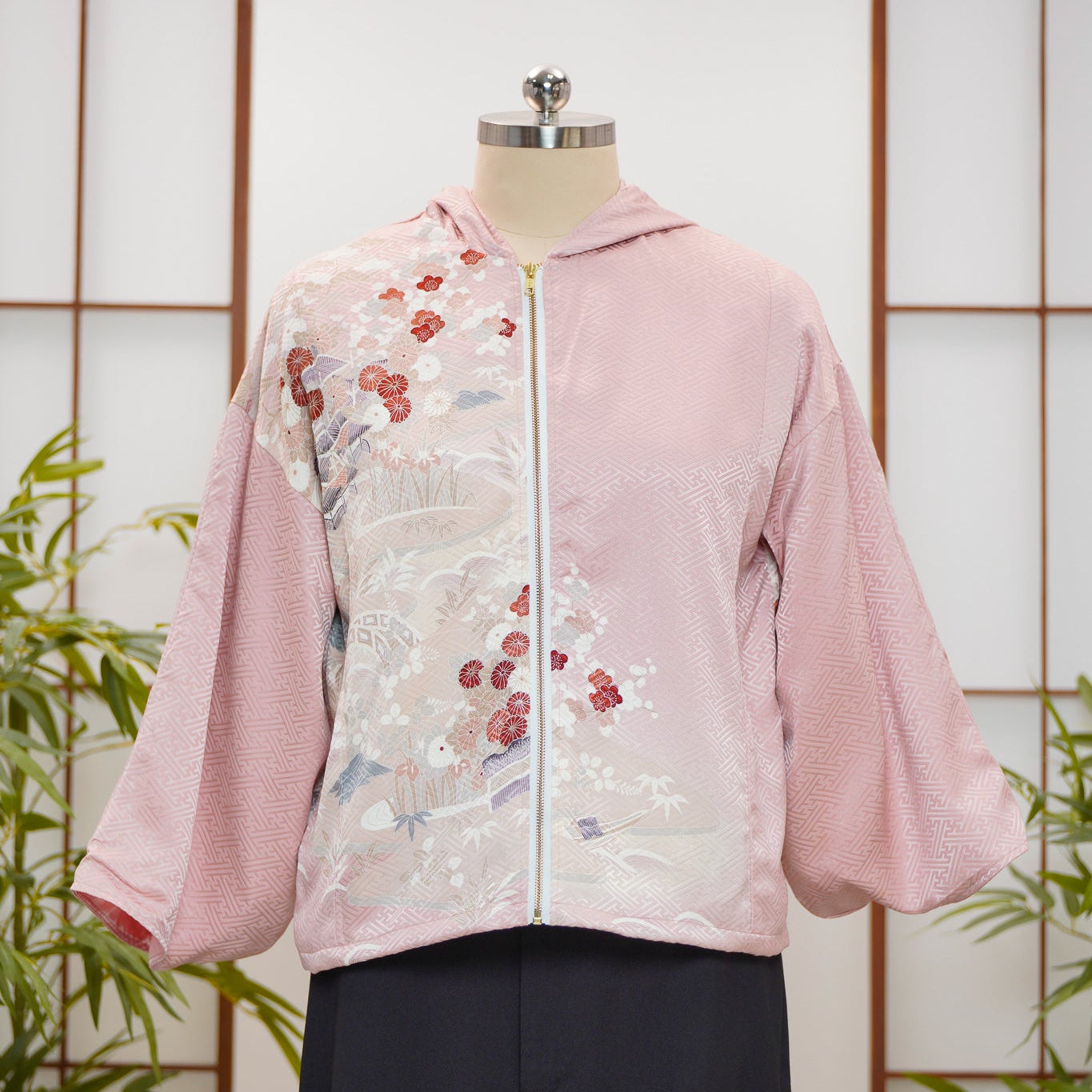 WC32 campaign: Pink Hoodie With Zipper | HWZ7963Y