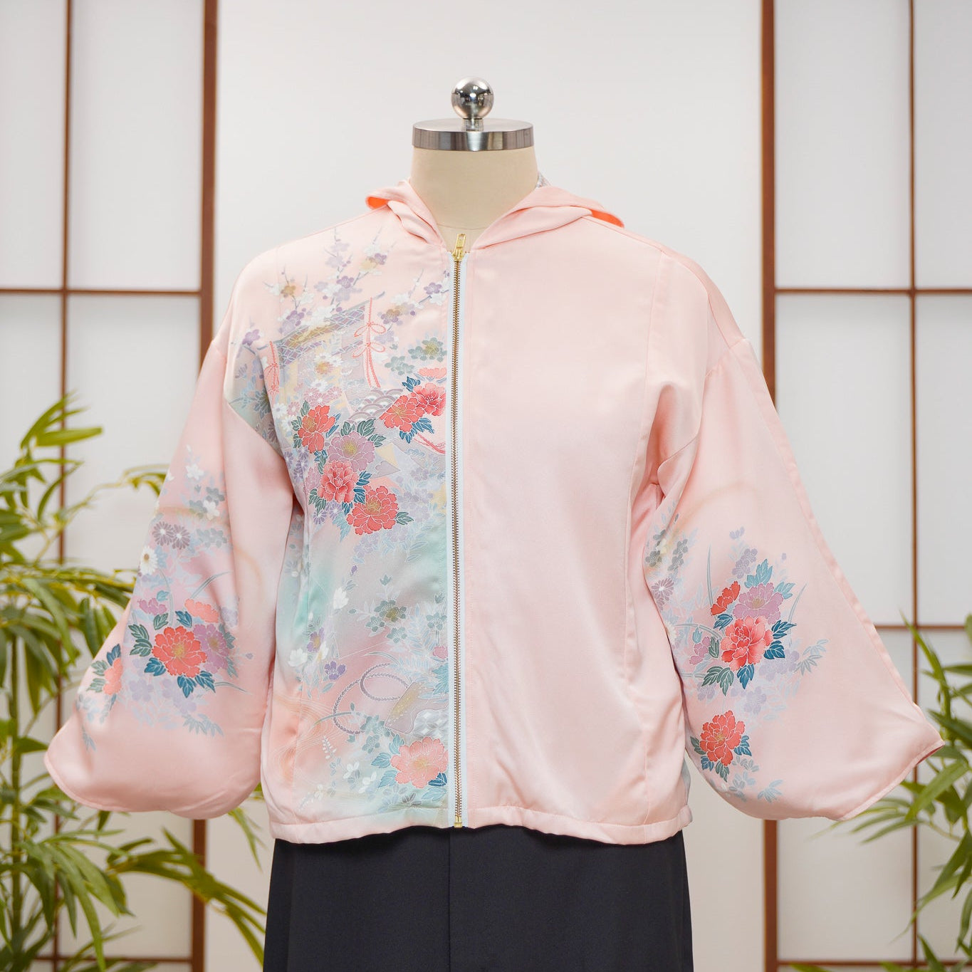 WC 32 campaign: Pink Hoodie With Zipper | HWZ7915Y