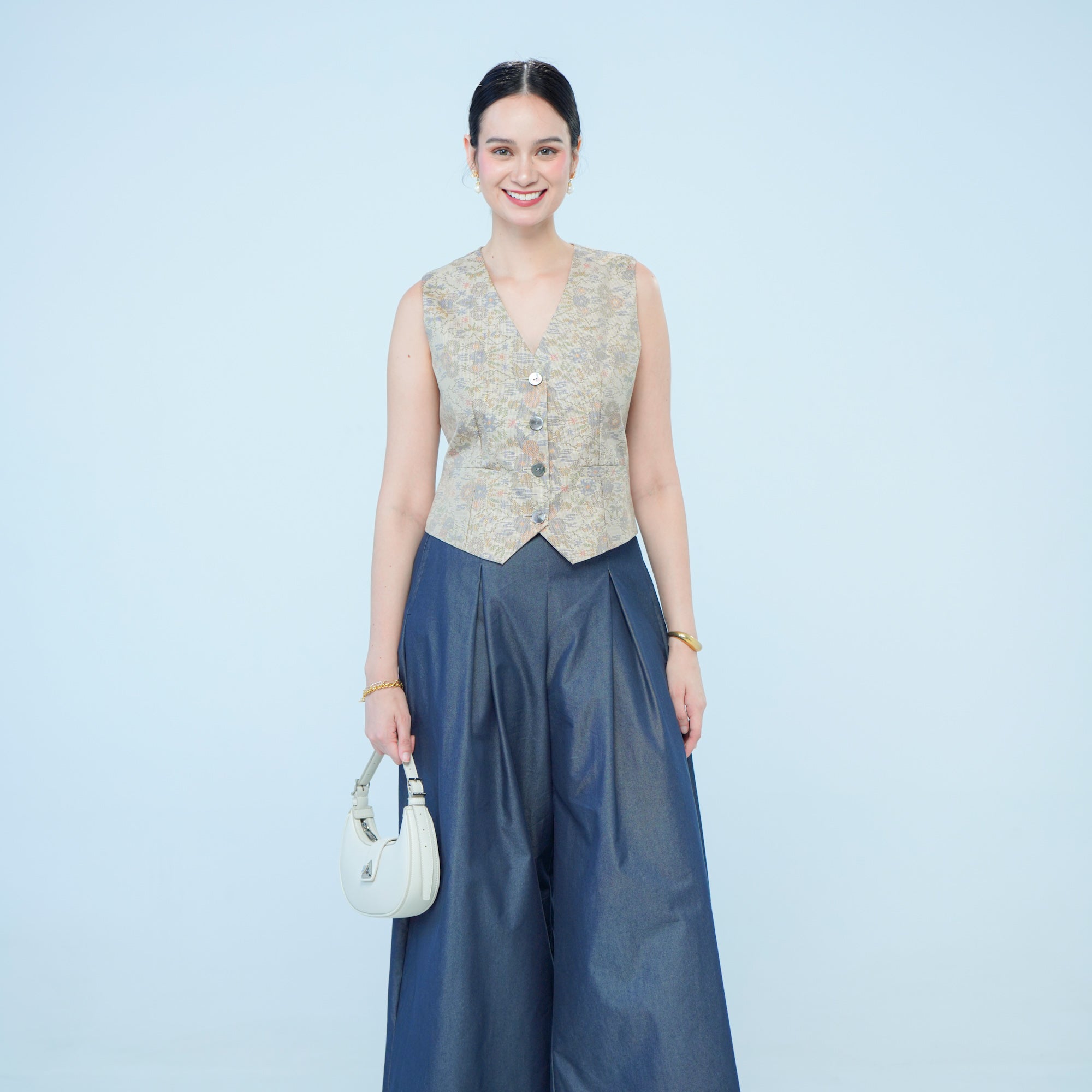 On-hand item: Cream Oshima Vest and Pants Coordinate
