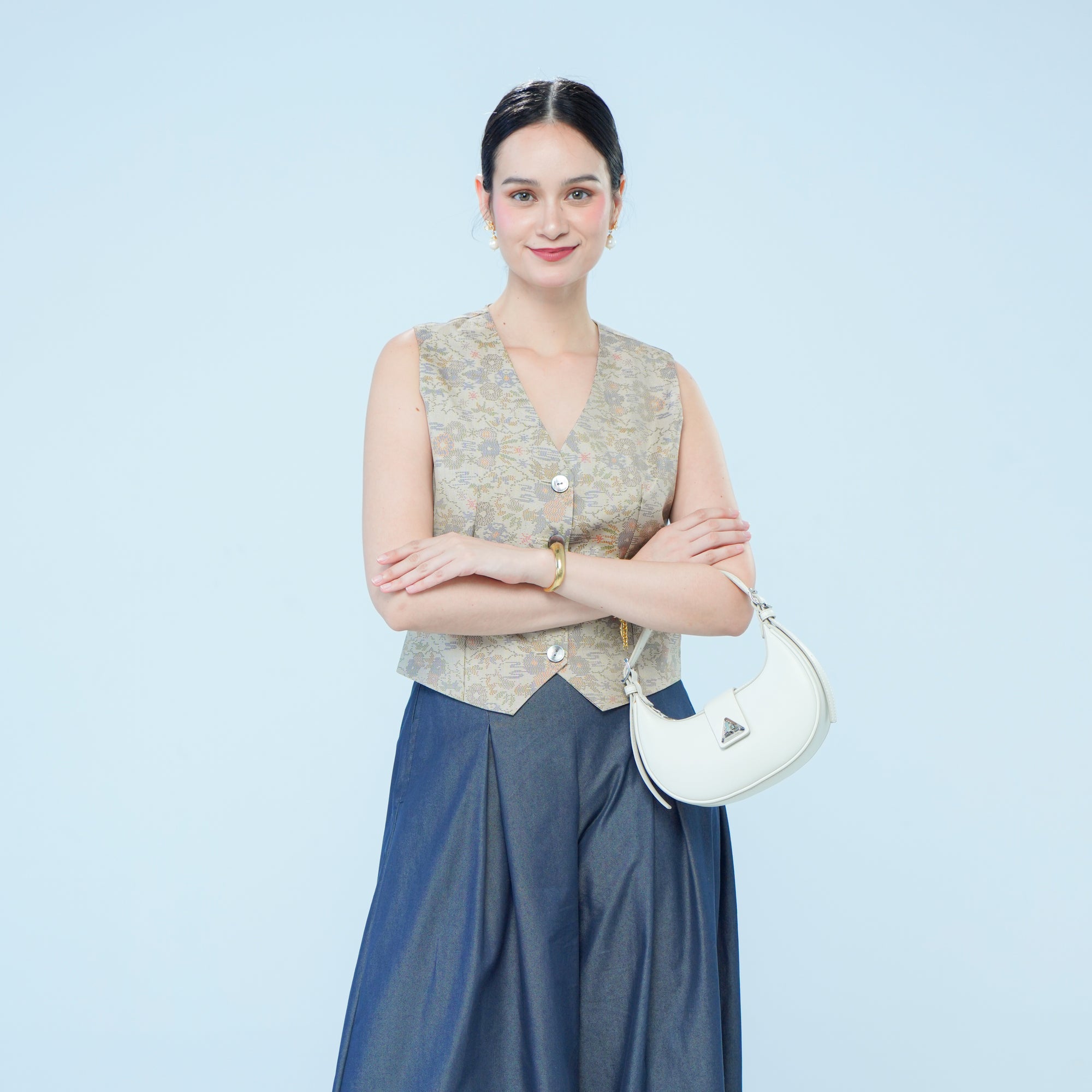 On-hand item: Cream Oshima Vest and Pants Coordinate