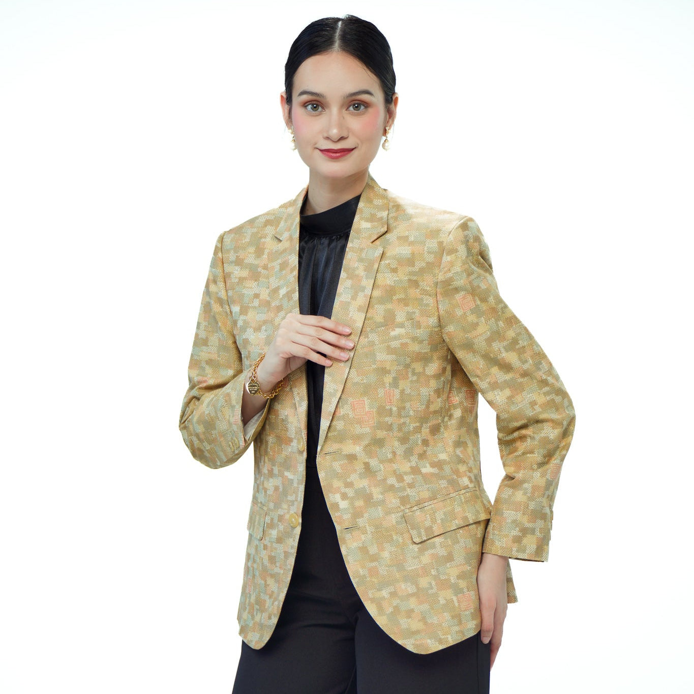 On-hand: Unique Beige Oshima Men's suit | Large