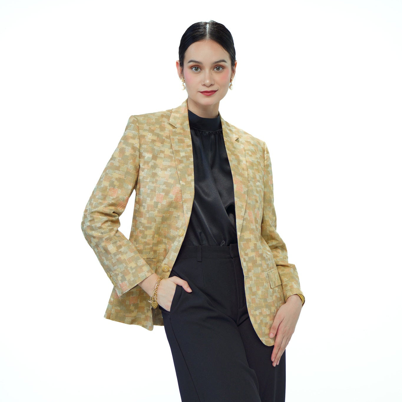 On-hand: Unique Beige Oshima Men's suit | Large