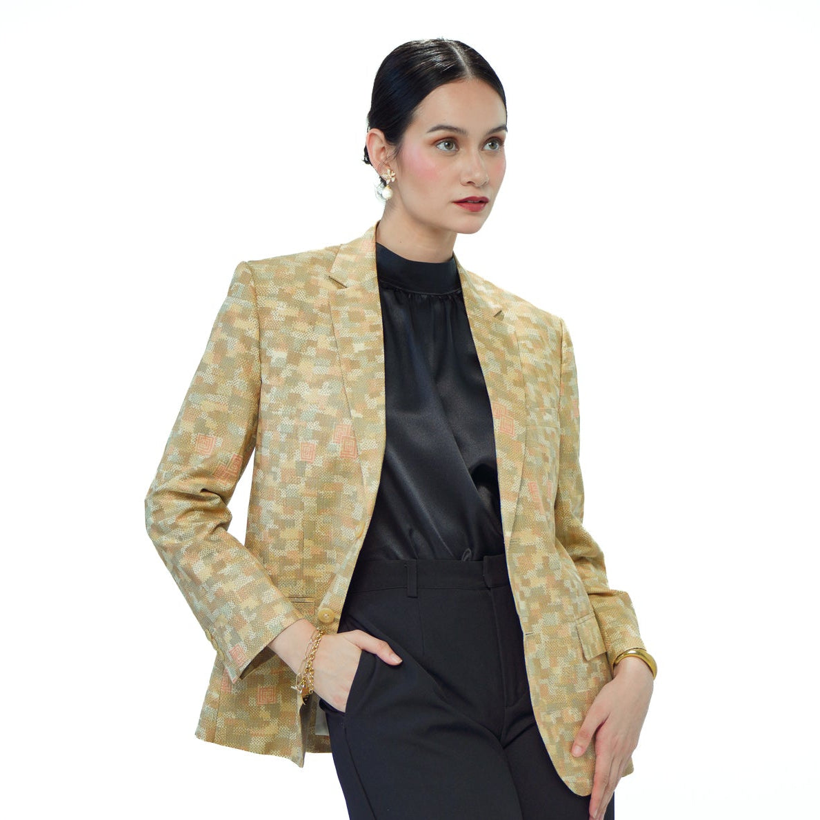On-hand: Unique Beige Oshima Men's suit | Large
