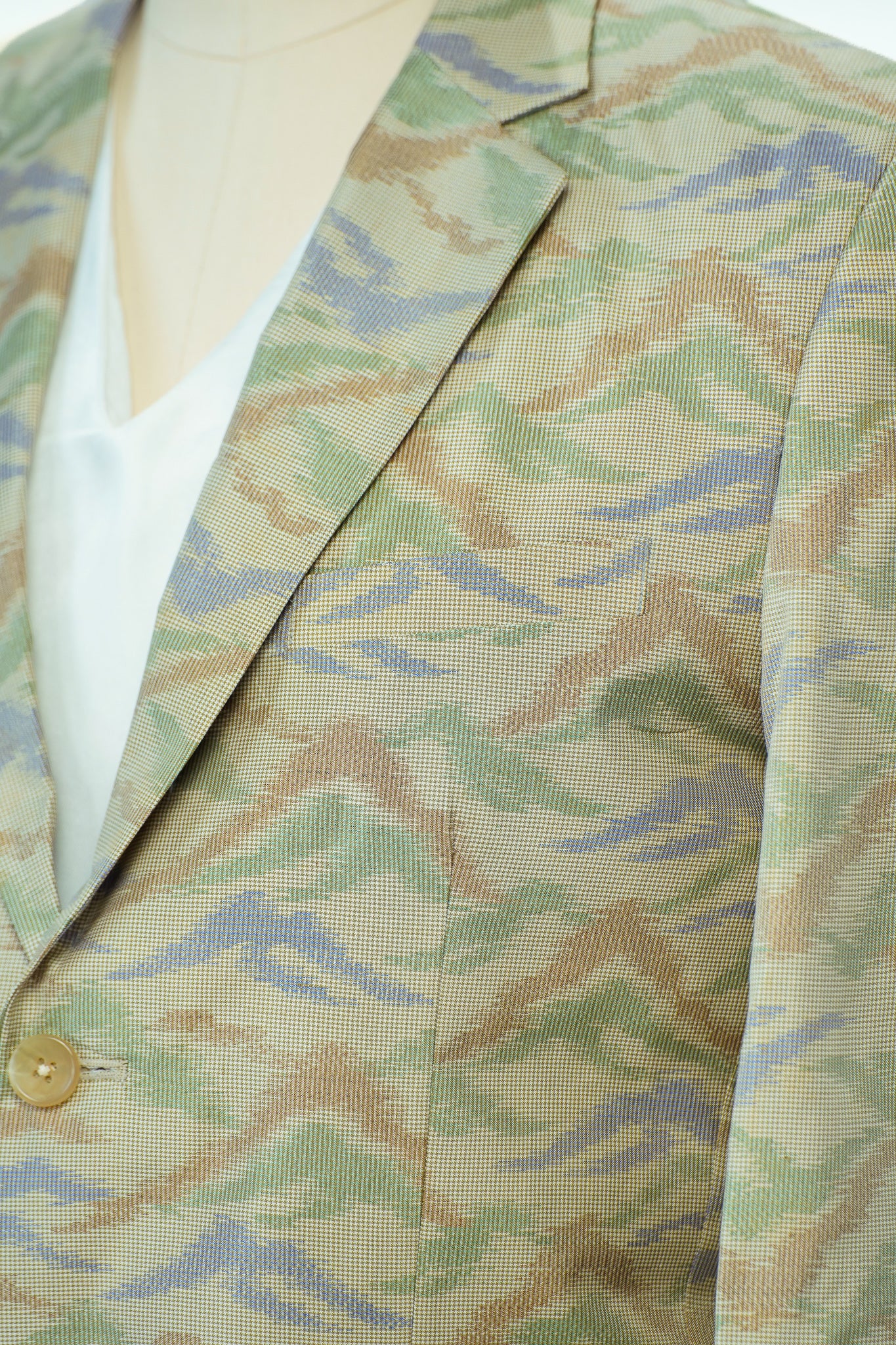 On-hand: Beige Oshima Men's suit | Large