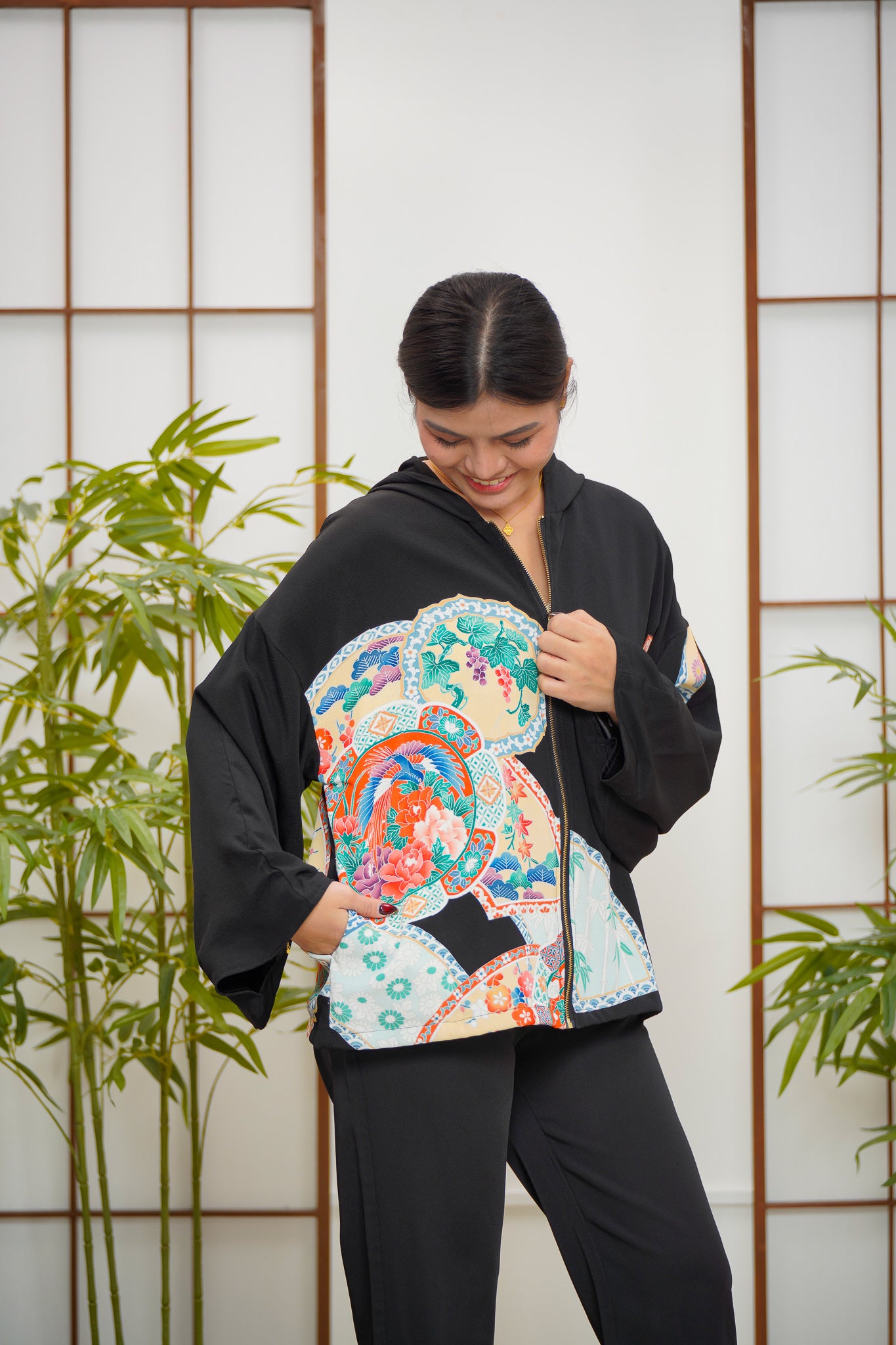 WC 32 campaign PREMIUM BONUS (colorful): Black Hoodie With Zipper | HWZ7930Y