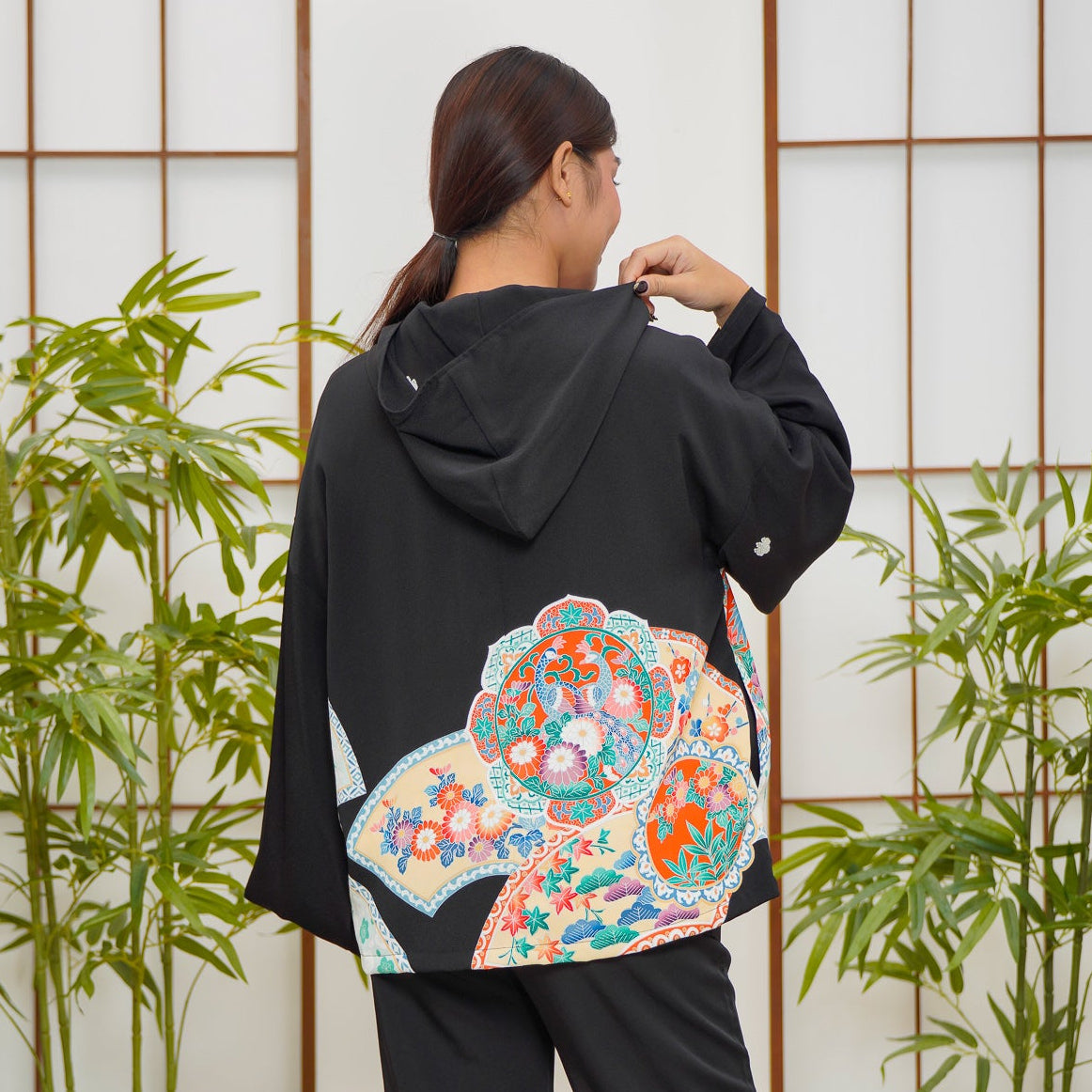WC 32 campaign PREMIUM BONUS (colorful): Black Hoodie With Zipper | HWZ7930Y