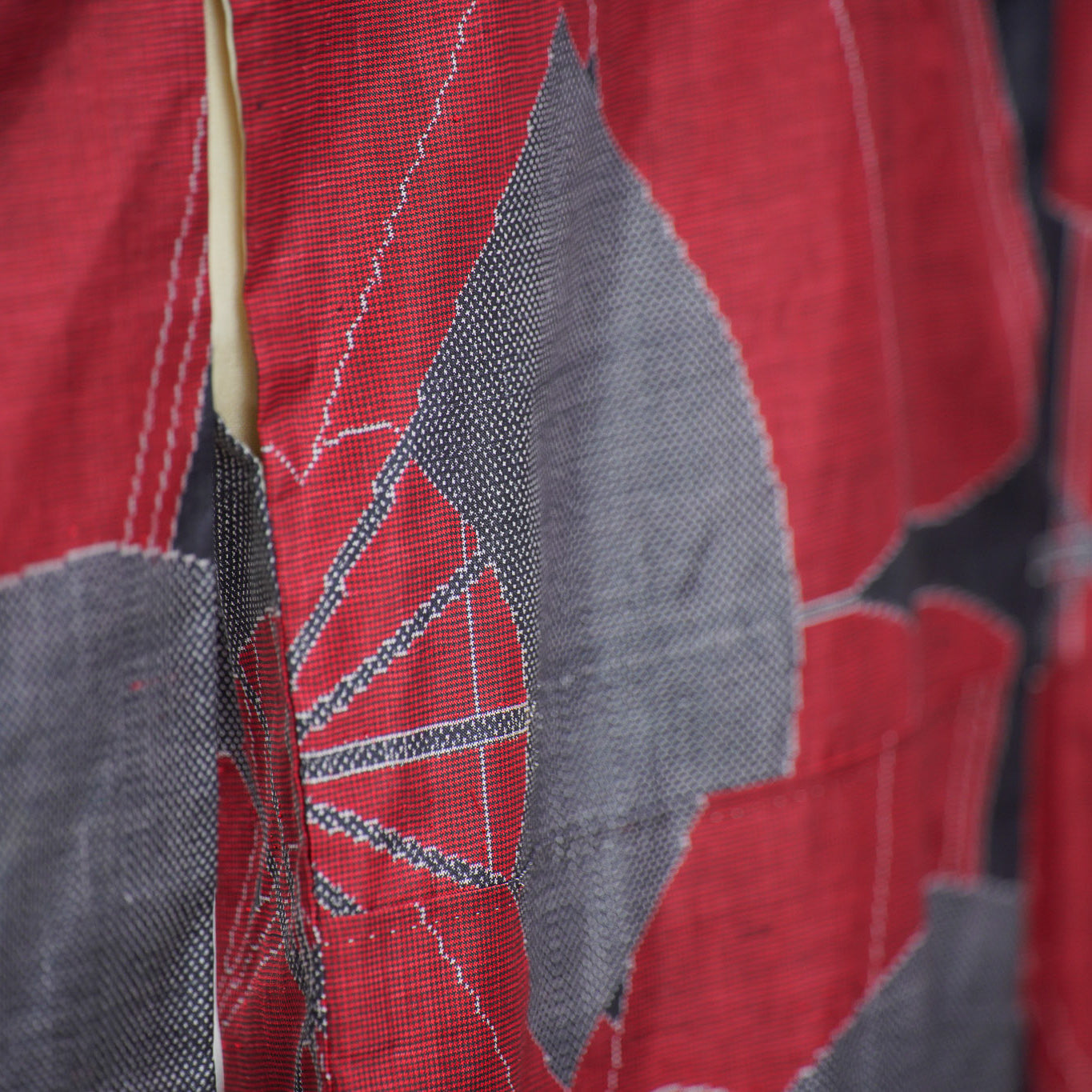 Premium Oshima Fabric: 0625_50 | Red Slate Rivulets