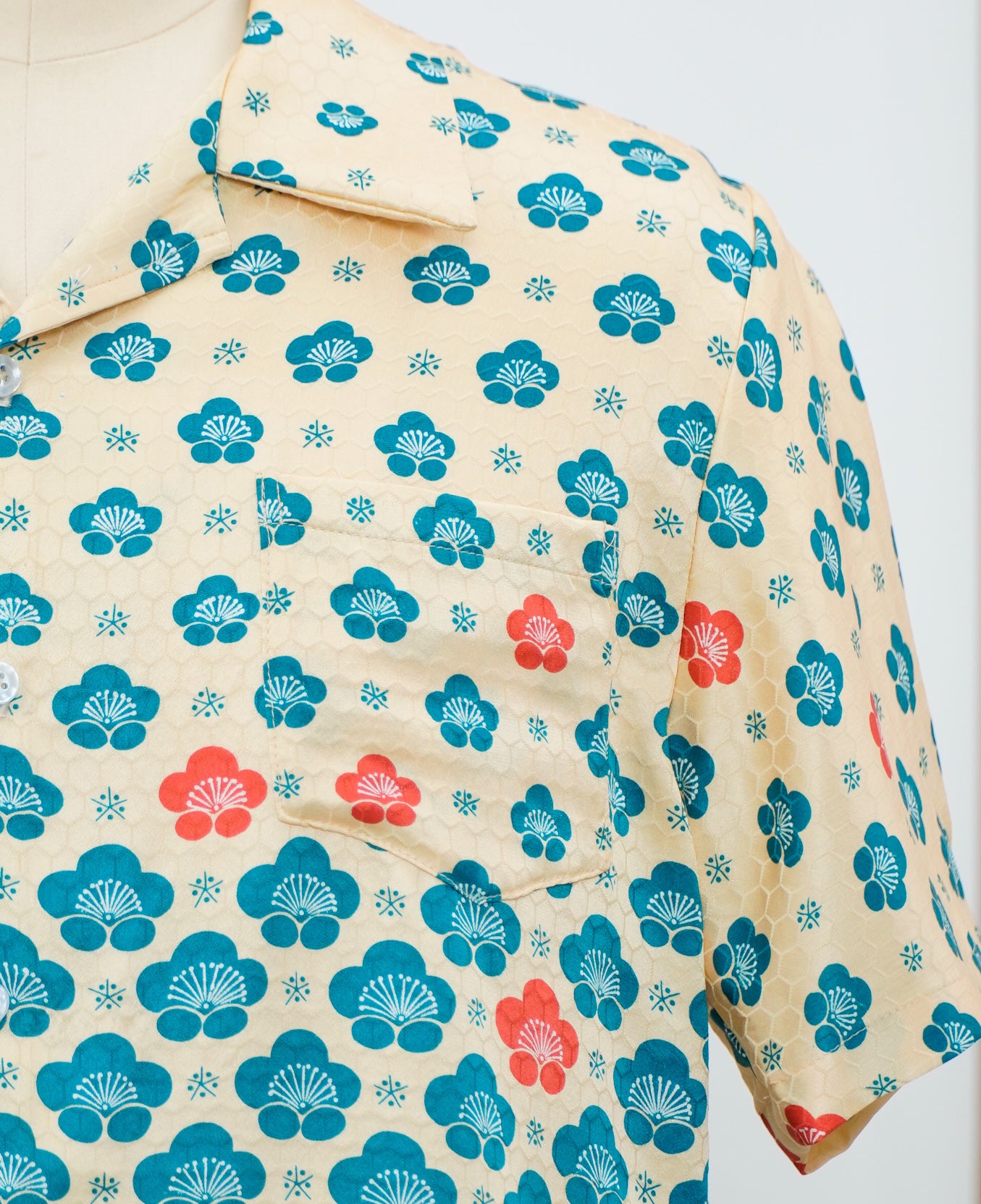 GGSB: On-hand Aloha Shirt | AS7727M  Cream Bluish Large