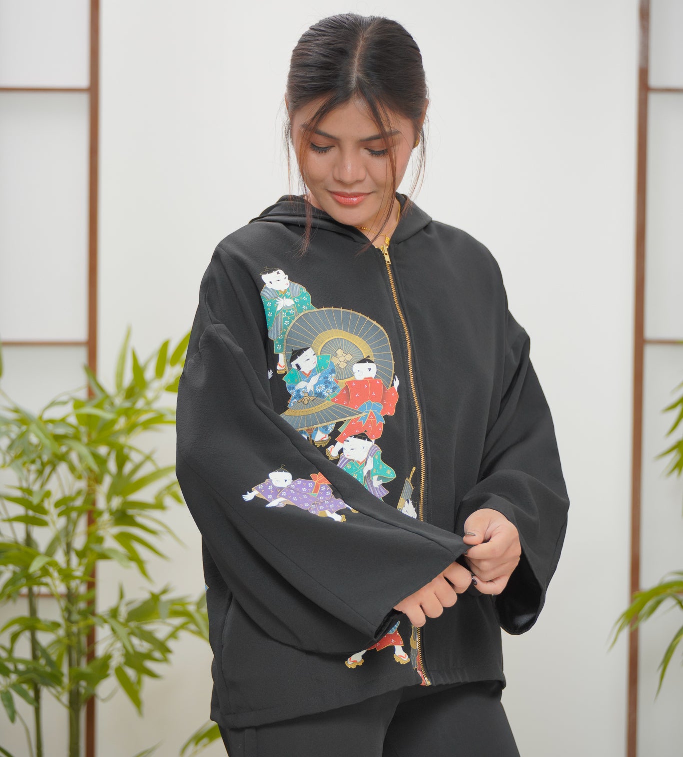 WC 32 campaign:  Black Hoodie With Zipper | HWZ7681Y