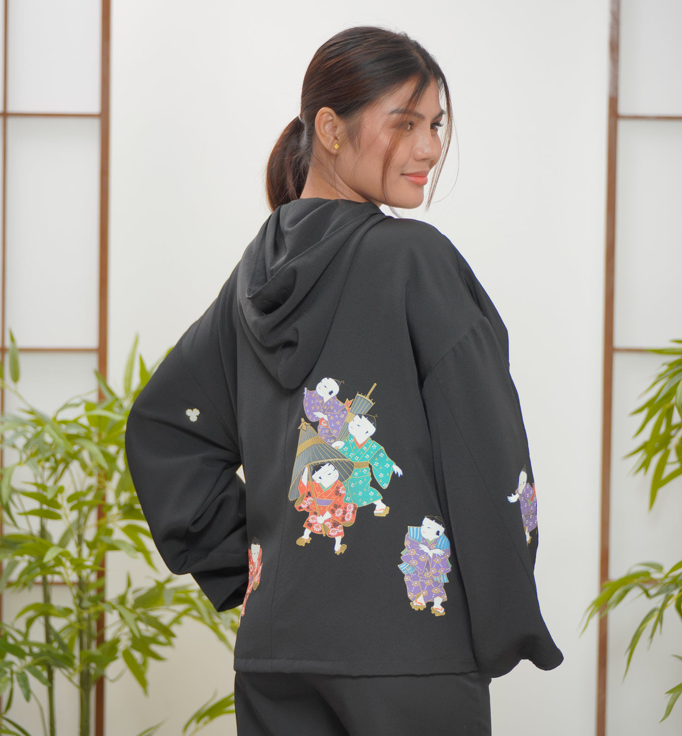 WC 32 campaign:  Black Hoodie With Zipper | HWZ7681Y