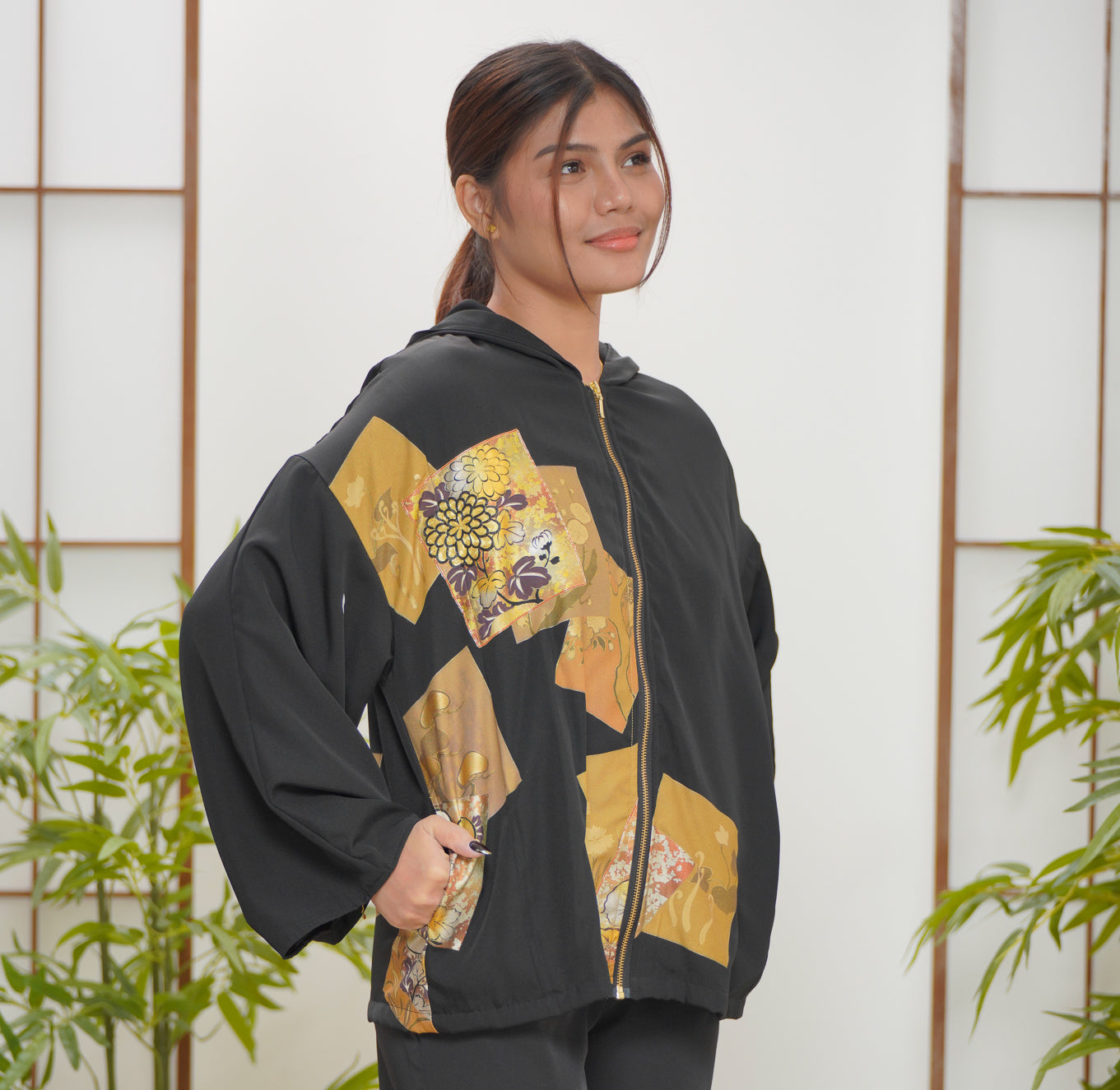 WC 32 campaign: Black Hoodie With Zipper | HWZ7610Y