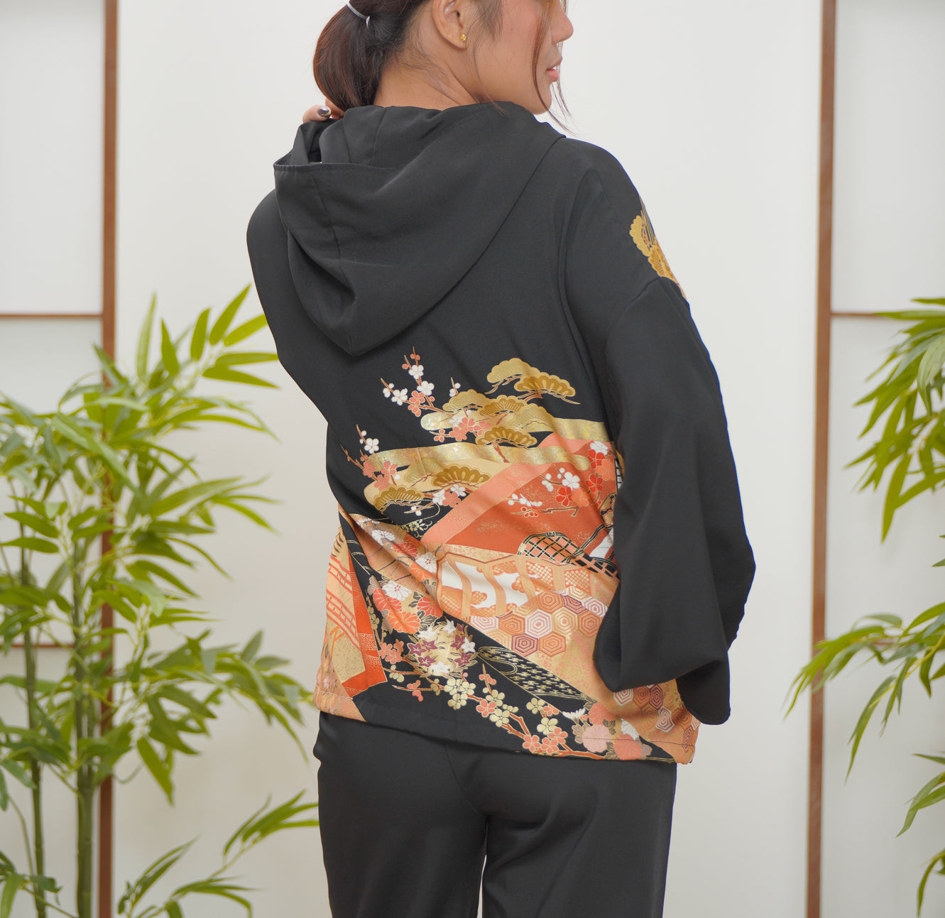 WC 32 campaign: Black Hoodie With Zipper | HWZ7616Y