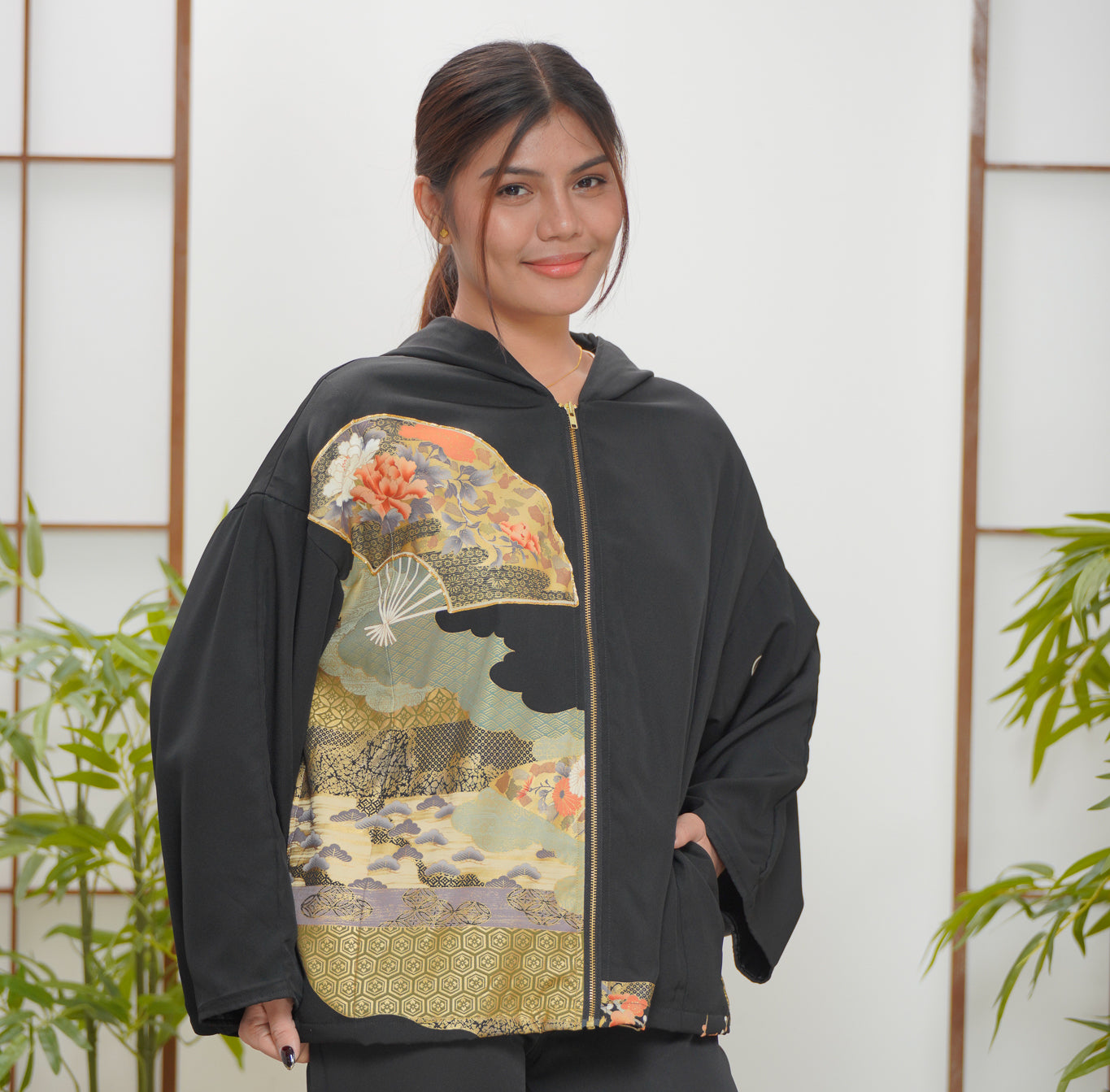 WC 32 campaign: Black Hoodie With Zipper | HWZ7613Y
