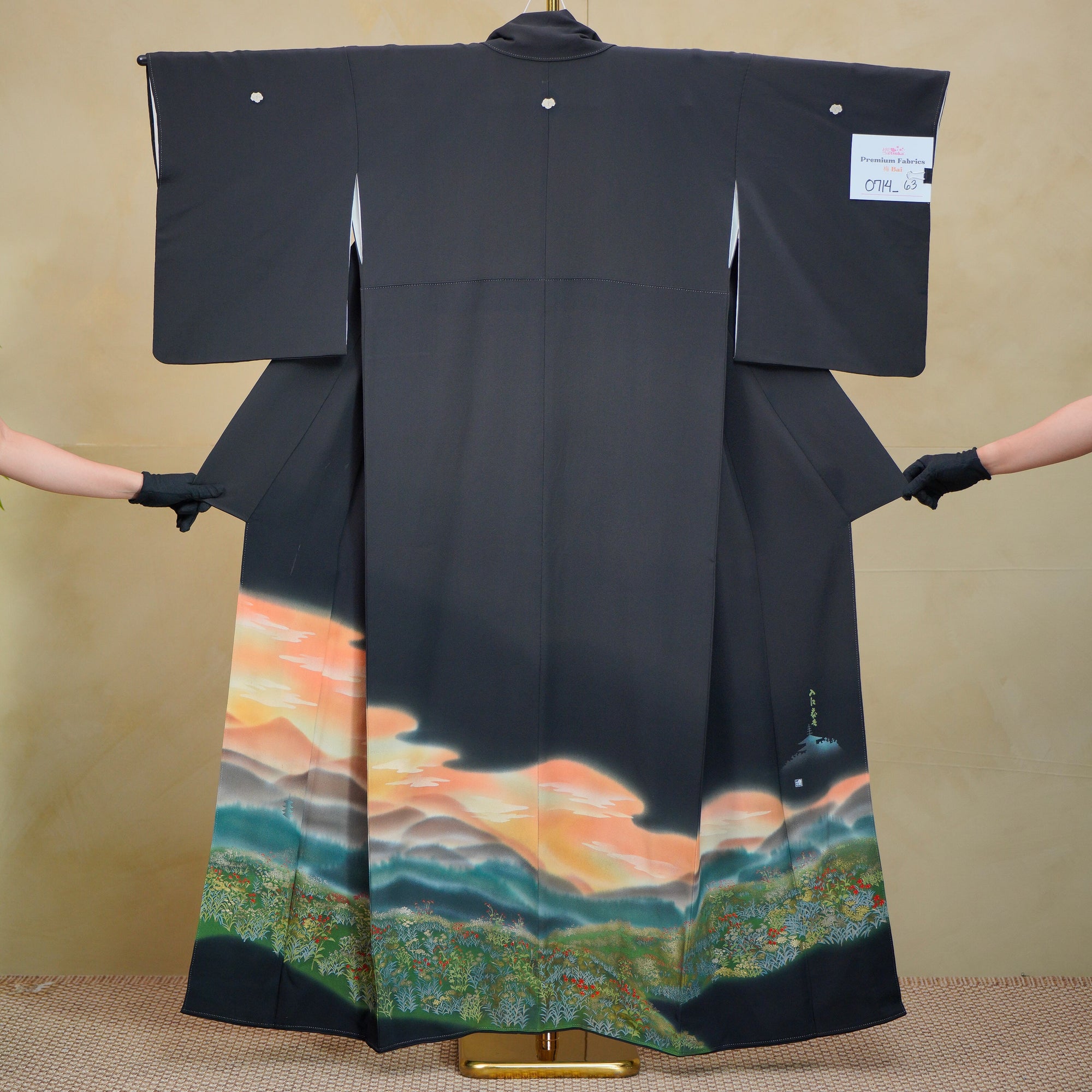 Bai Fabric: 0714_63 | Pagoda Silhouette