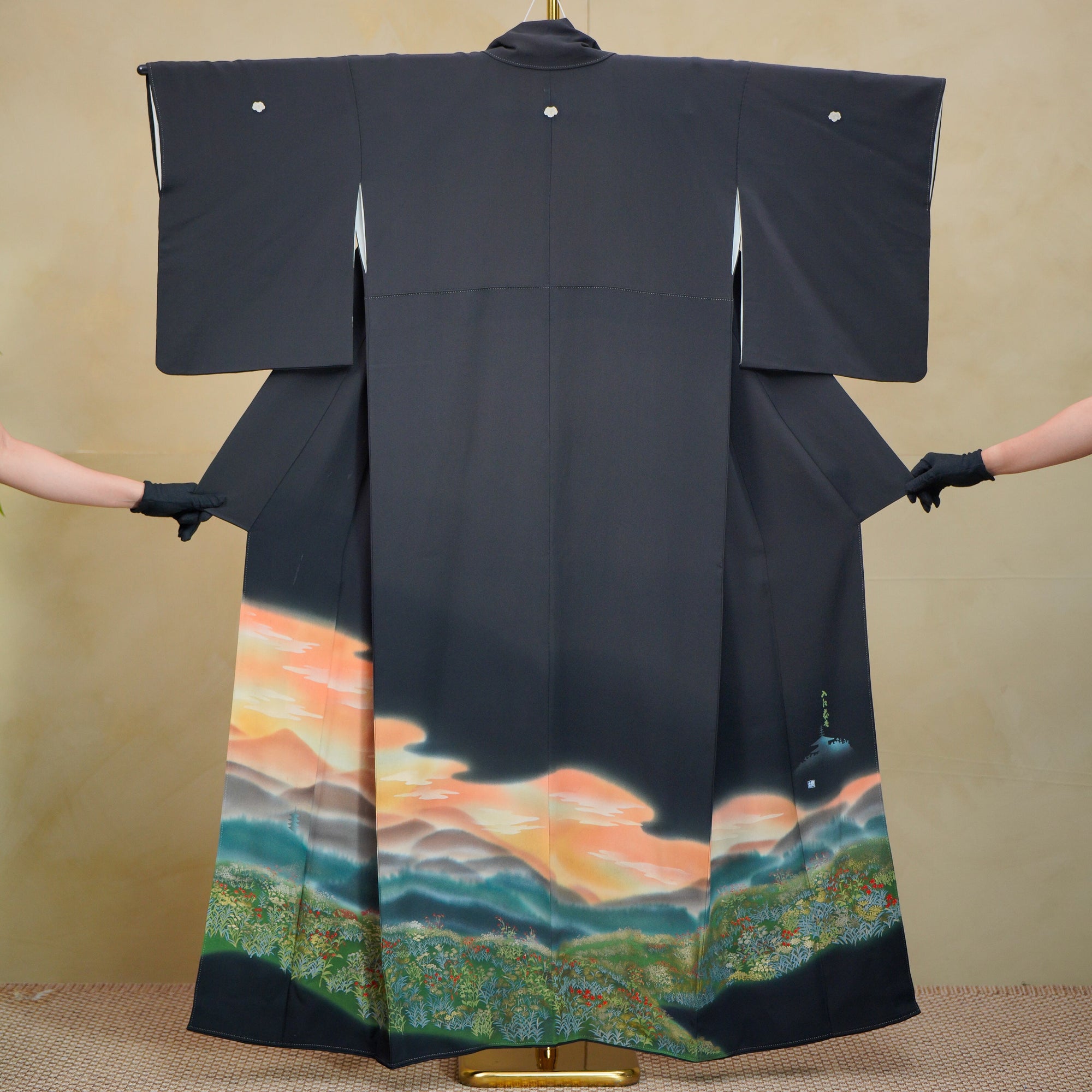 Bai Fabric: 0714_63 | Pagoda Silhouette