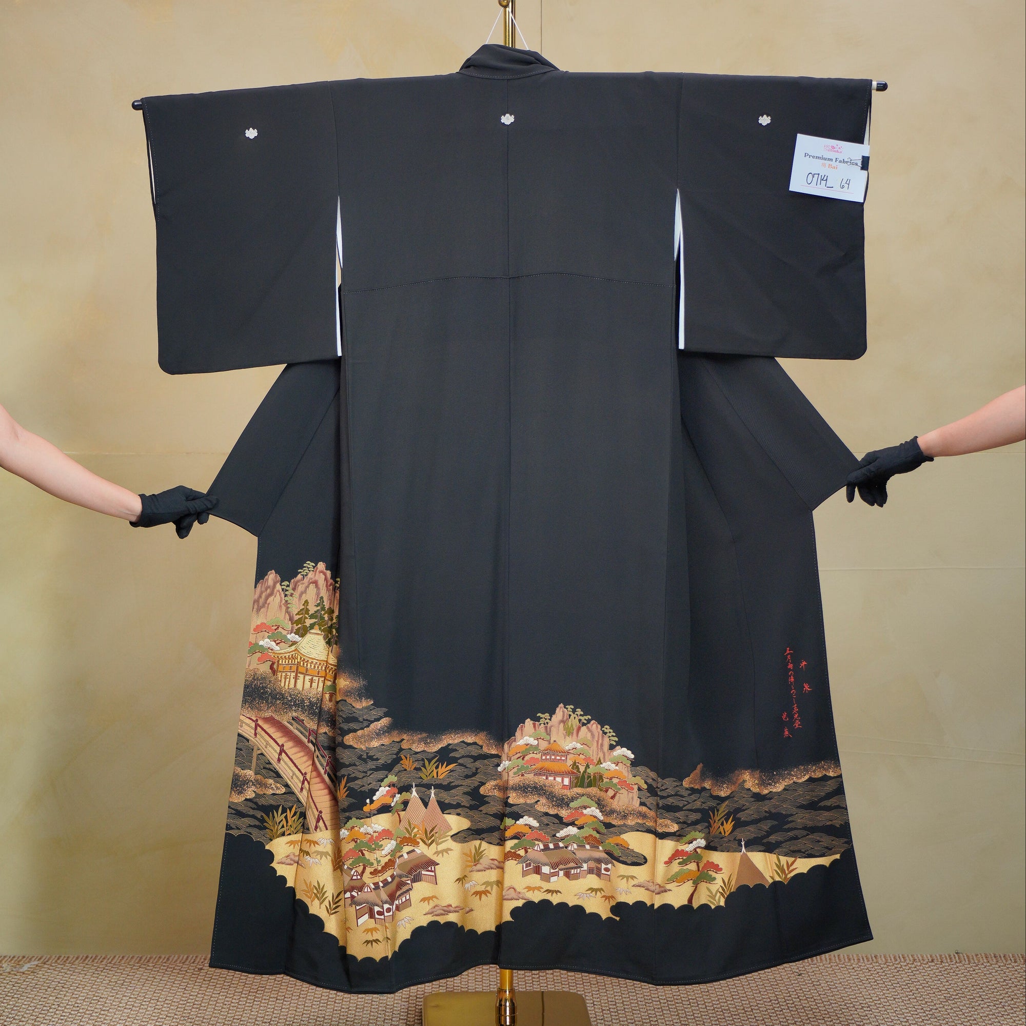 Bai Fabric: 0714_64 | Mountain with Gold
