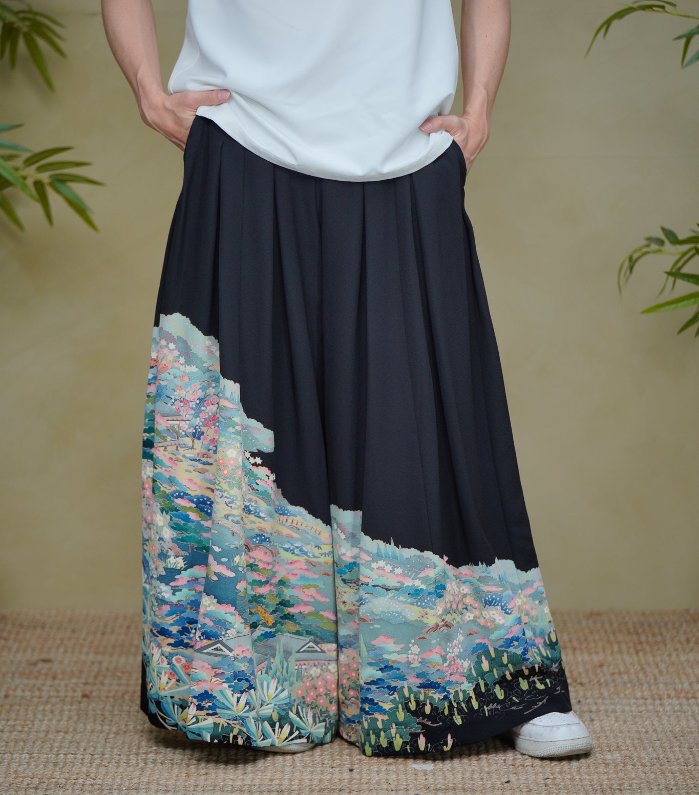 Coming Soon - On-hand: Black Hakama Pants | Harry size | Certified Kaga Yuzen | LA