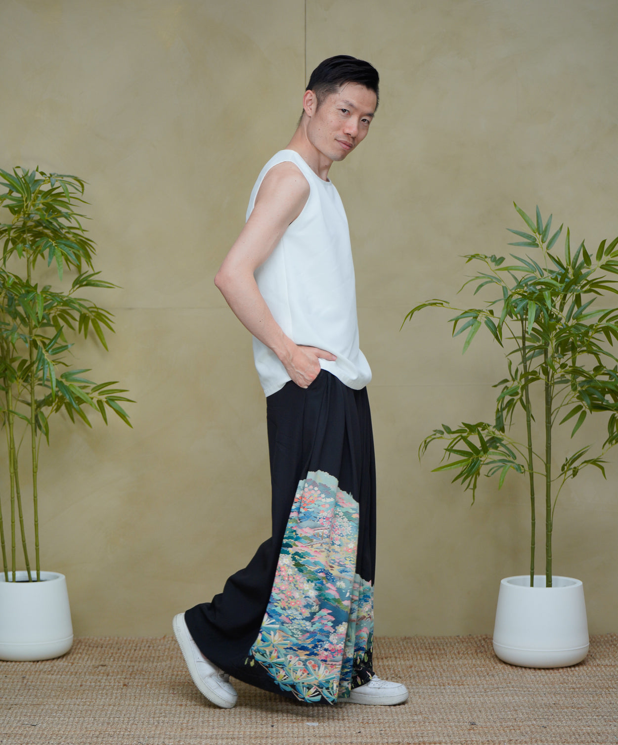 Coming Soon - On-hand: Black Hakama Pants | Harry size | Certified Kaga Yuzen | LA