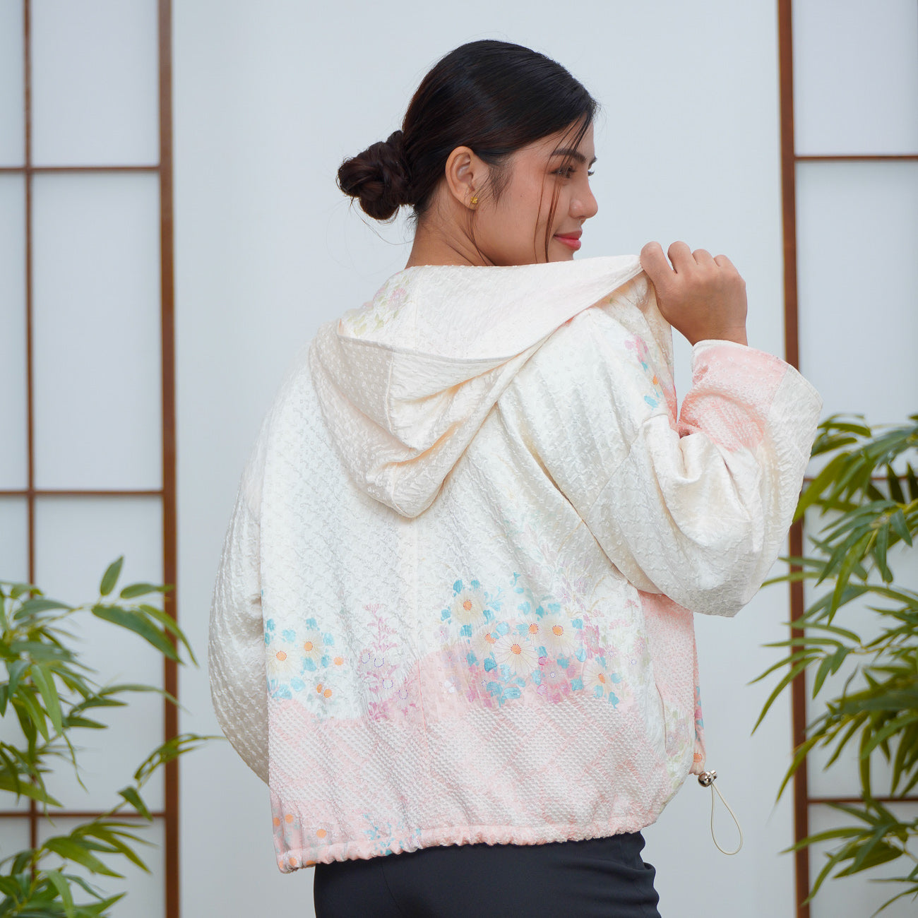 Premium On-hand: Cream Shibori Kodomo Hoodie | HK8090Y | Small