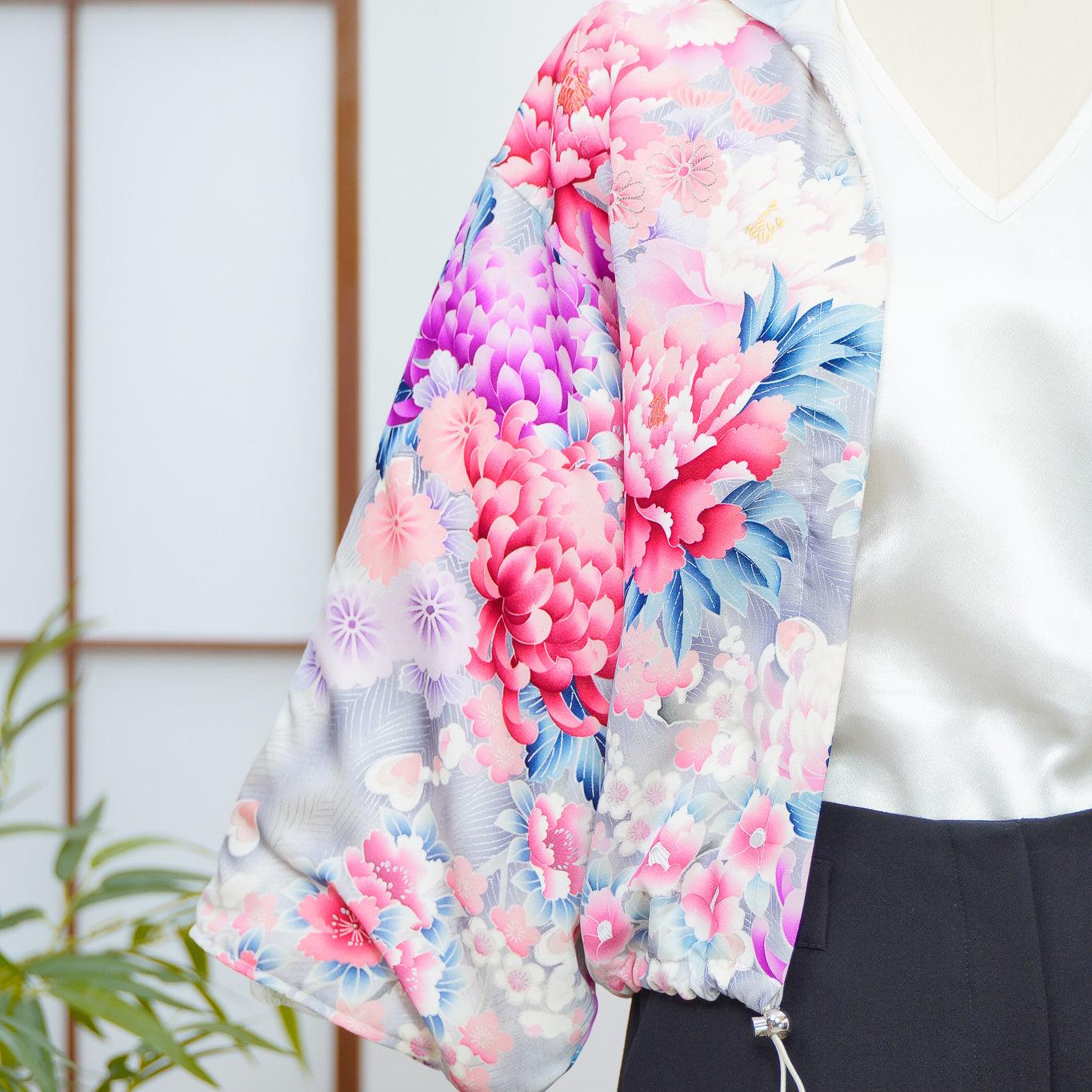 Premium On-hand: Furisode Kodomo Hoodie(small) | HK8082Y