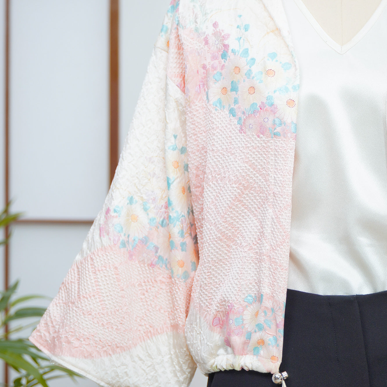 Premium On-hand: Cream Shibori Kodomo Hoodie | HK8090Y | Small