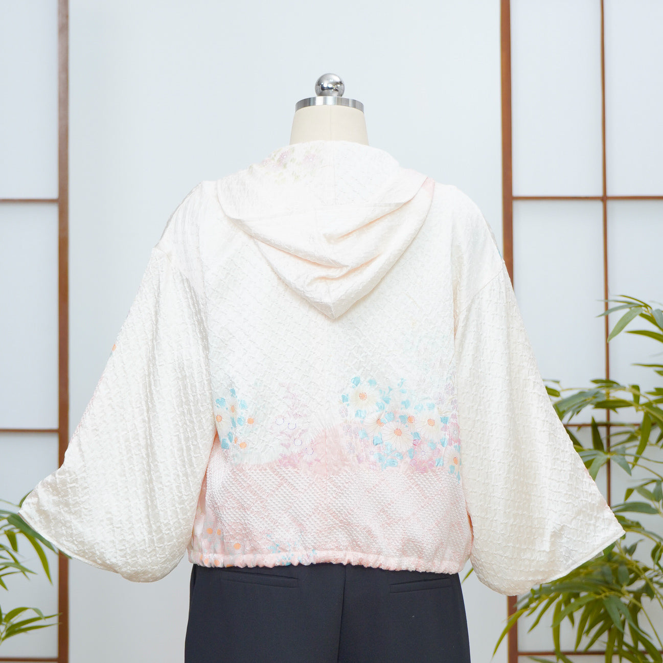 Premium On-hand: Cream Shibori Kodomo Hoodie | HK8090Y | Small