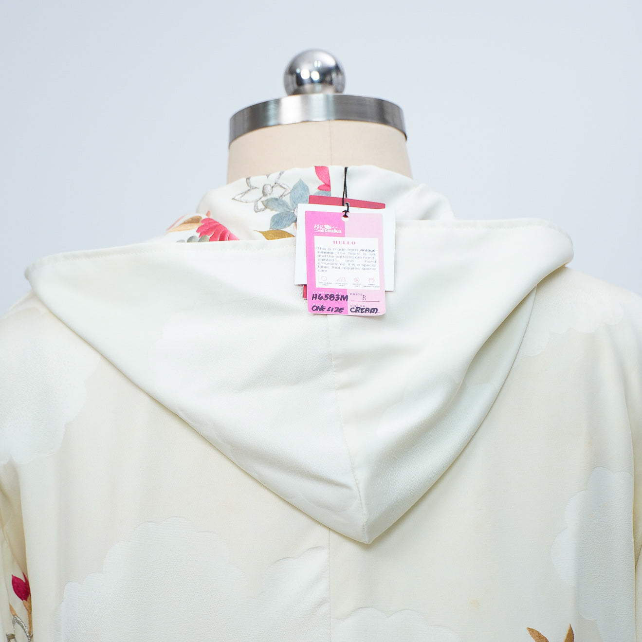 Premium On-hand: Cream Hoodie | H6583M | Furisode!!