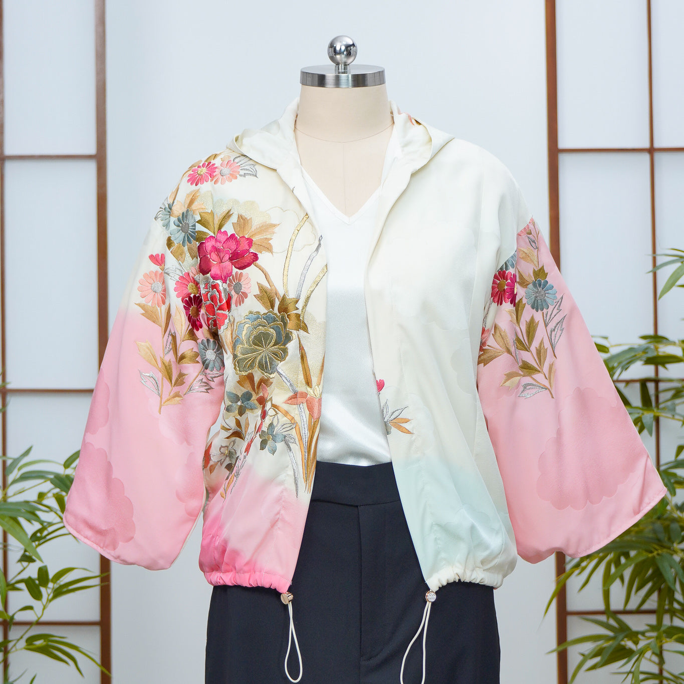 Premium On-hand: Cream Hoodie | H6583M | Furisode!!
