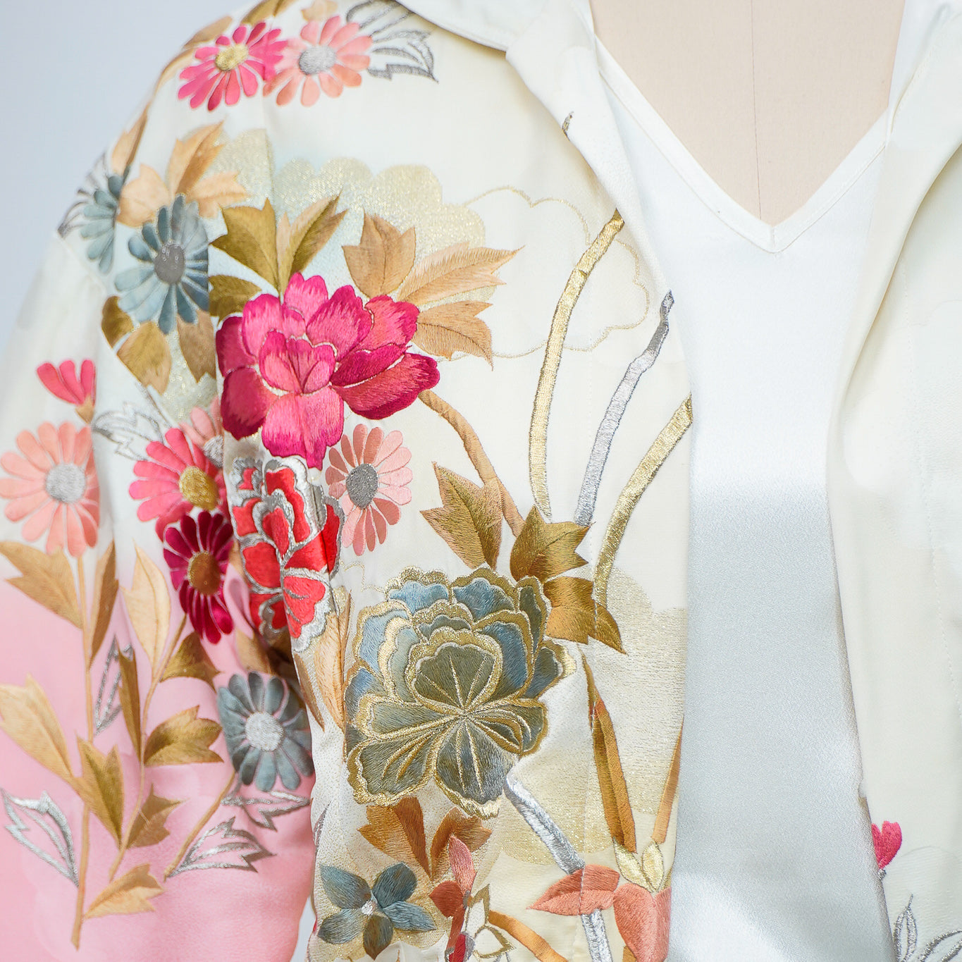 Premium On-hand: Cream Hoodie | H6583M | Furisode!!