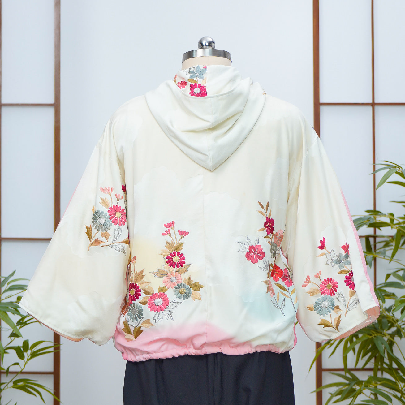 Premium On-hand: Cream Hoodie | H6583M | Furisode!!