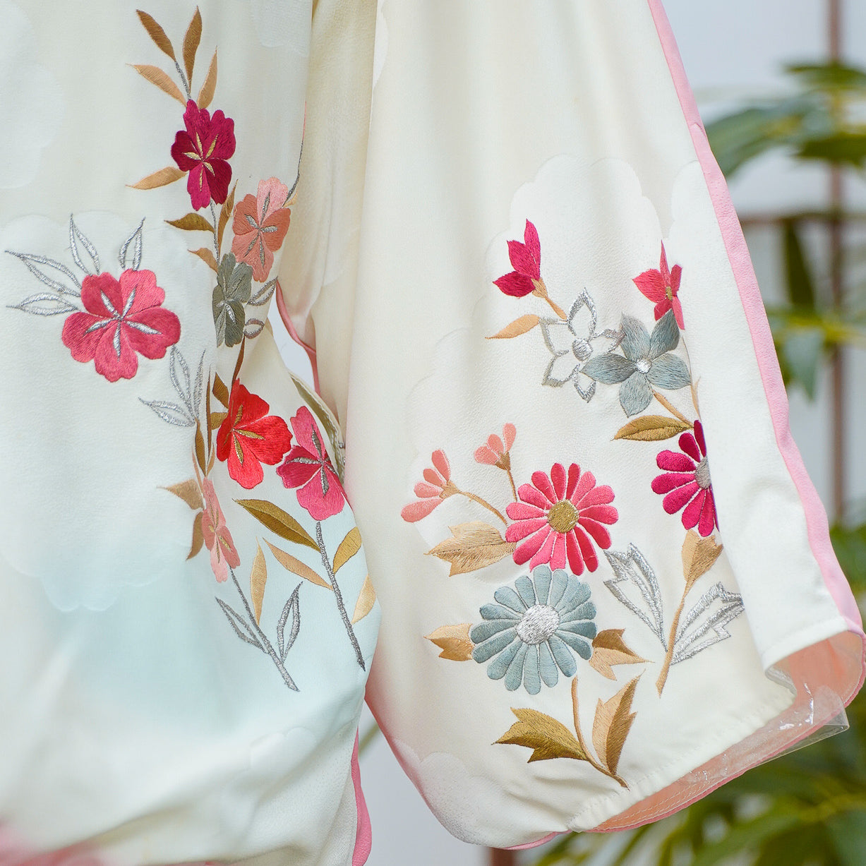 Premium On-hand: Cream Hoodie | H6583M | Furisode!!