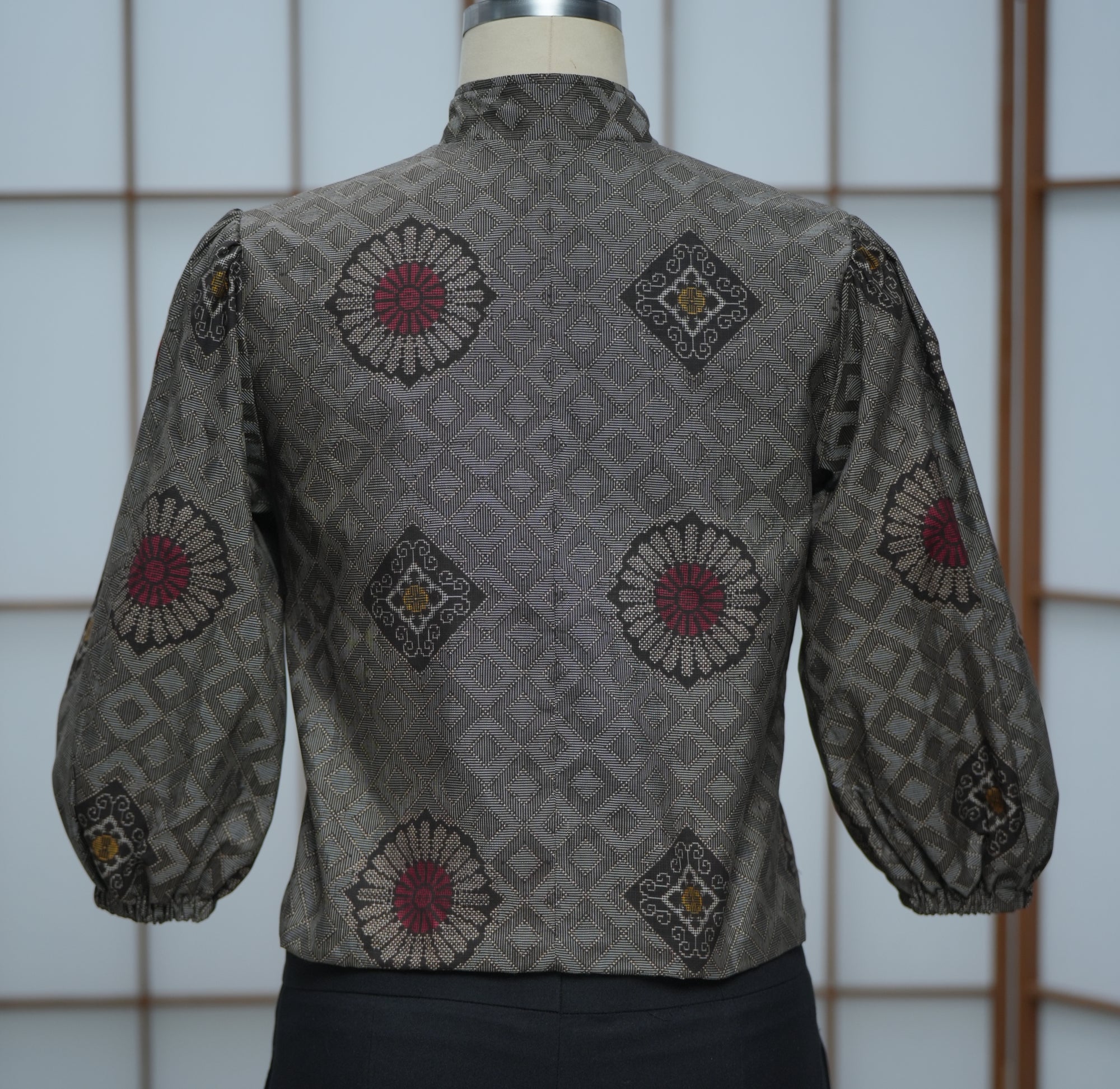 On-hand item:  Black floral Puffer Jacket | SAM7280M