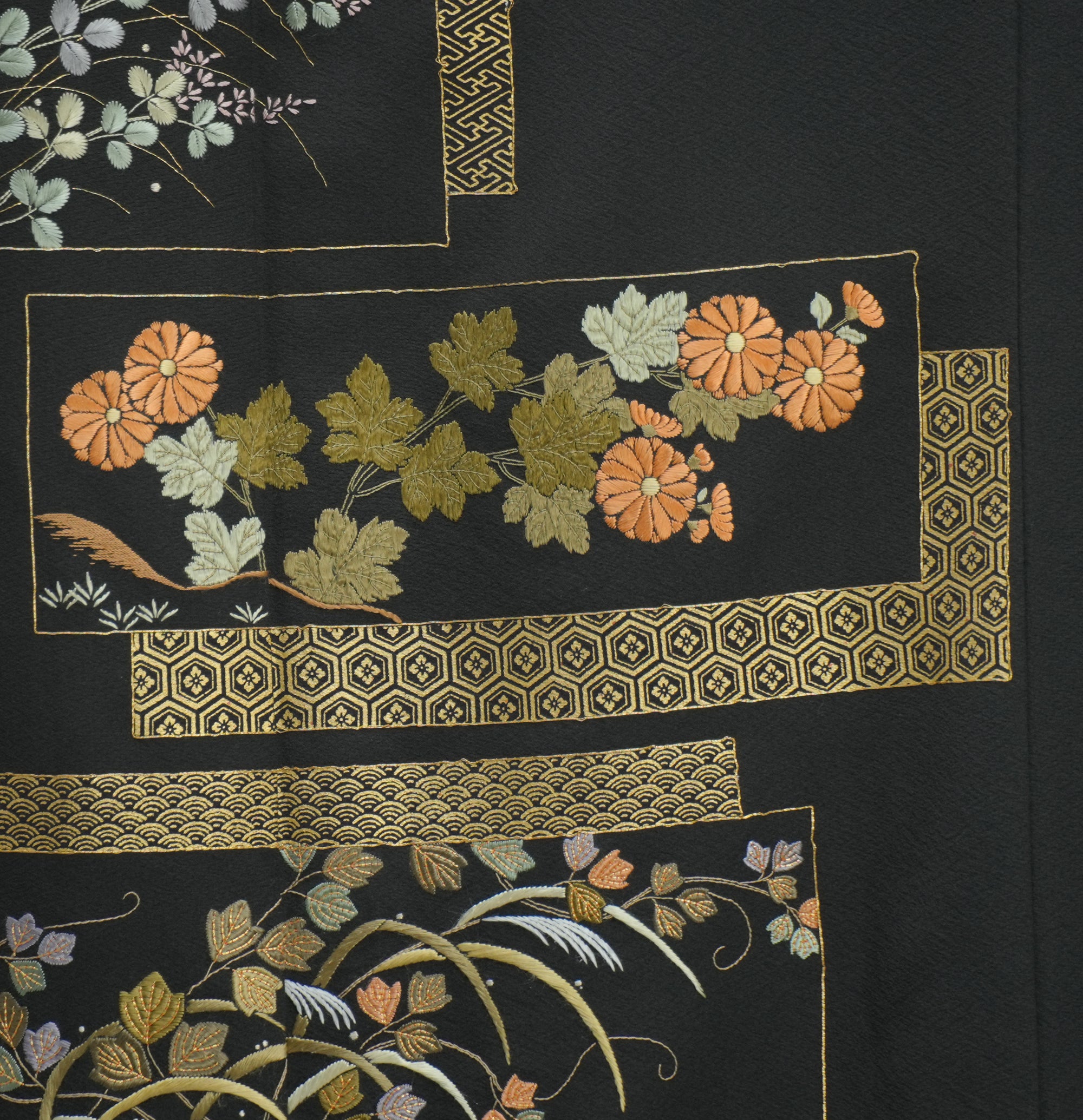 Bai Fabric: 0327-05 | Black framed florals