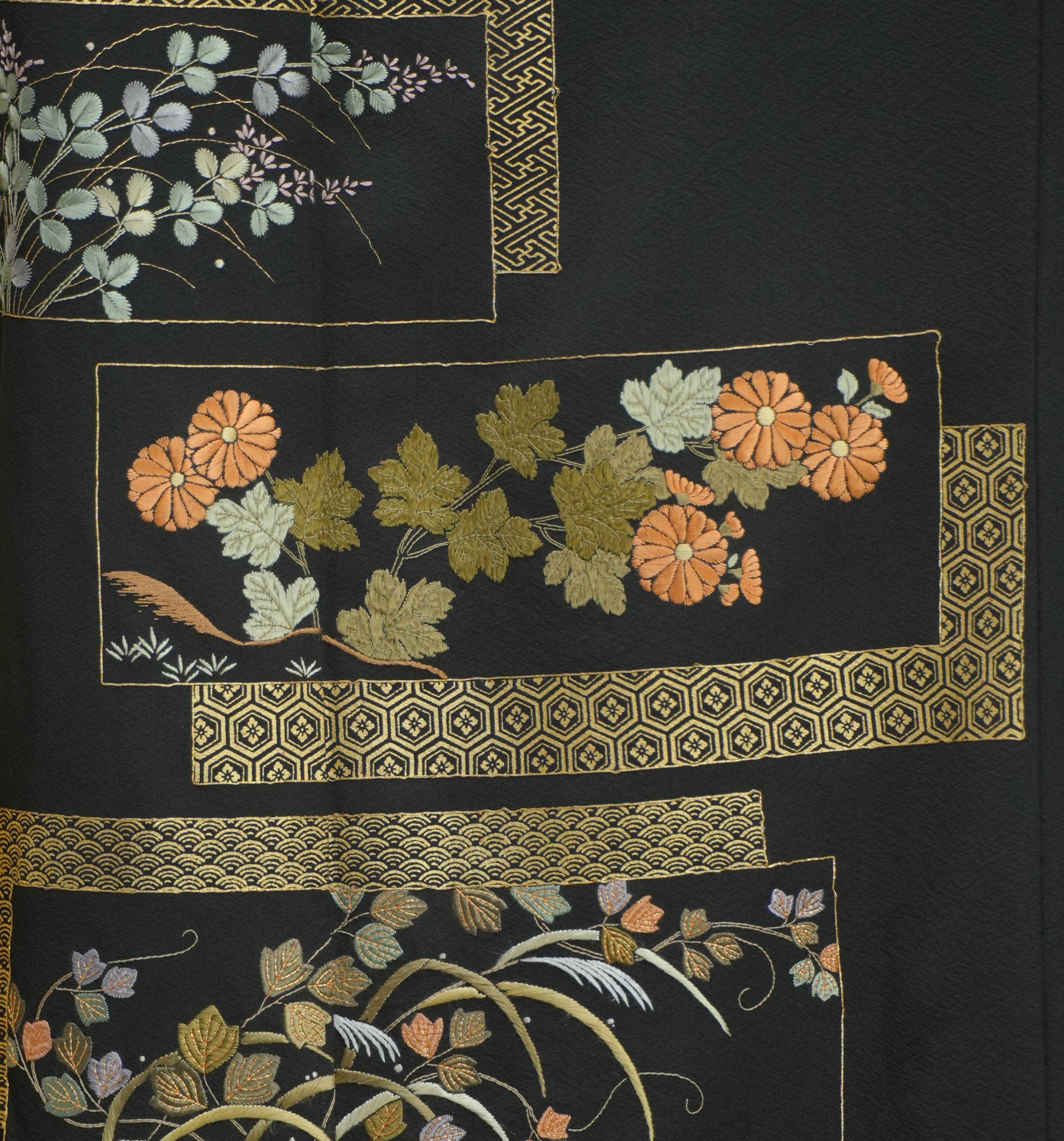 Bai Fabric: 0327-05 | Black framed florals