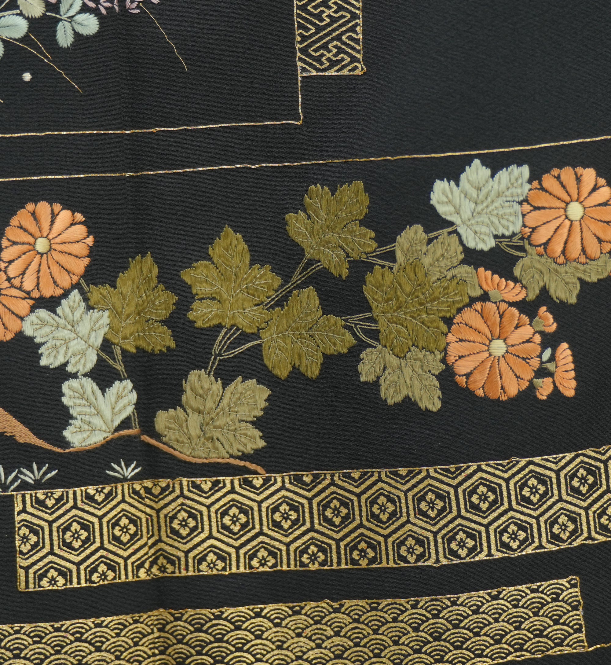 Bai Fabric: 0327-05 | Black framed florals