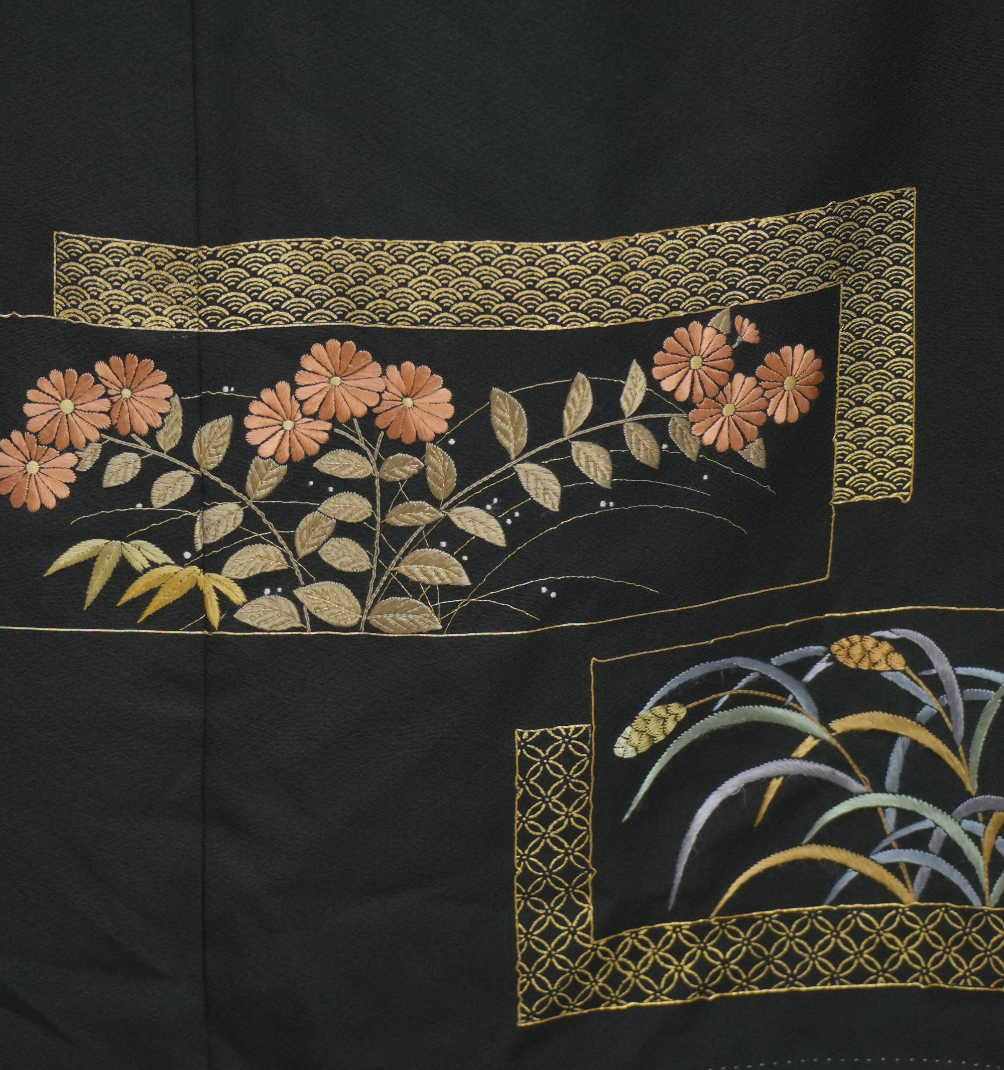 Bai Fabric: 0327-05 | Black framed florals
