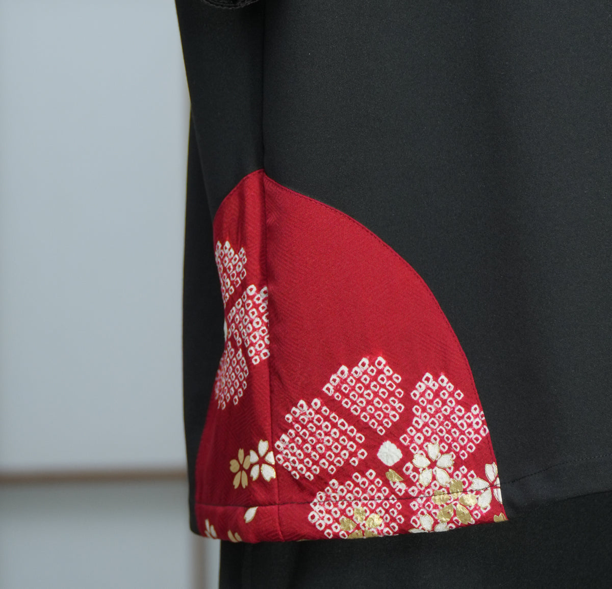 Premium On-hand: Black red Oversized Shirt | LARGE | OS5346