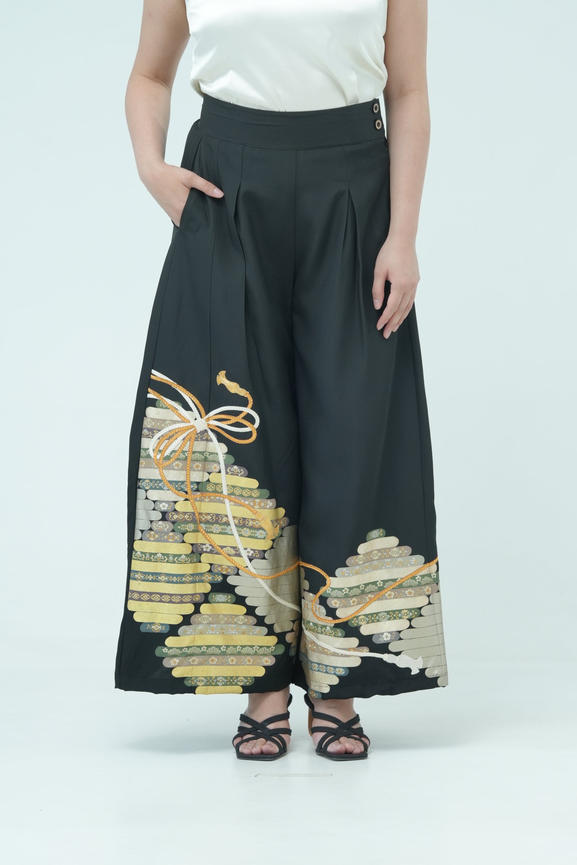 Palazzo Pants (Pre-order): Super flowy design!