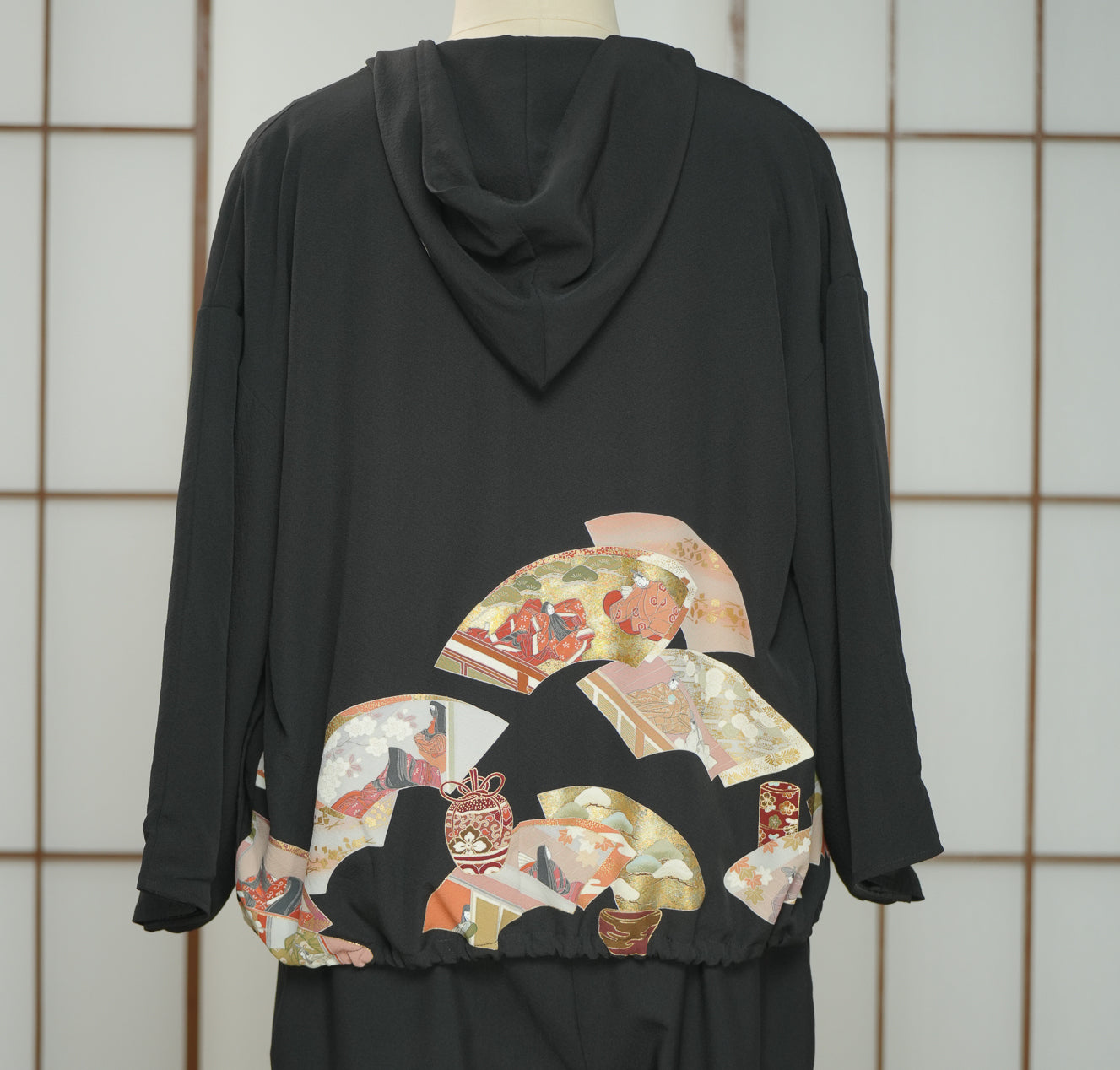 Premium On-hand: Black Hoodie | H6586Y