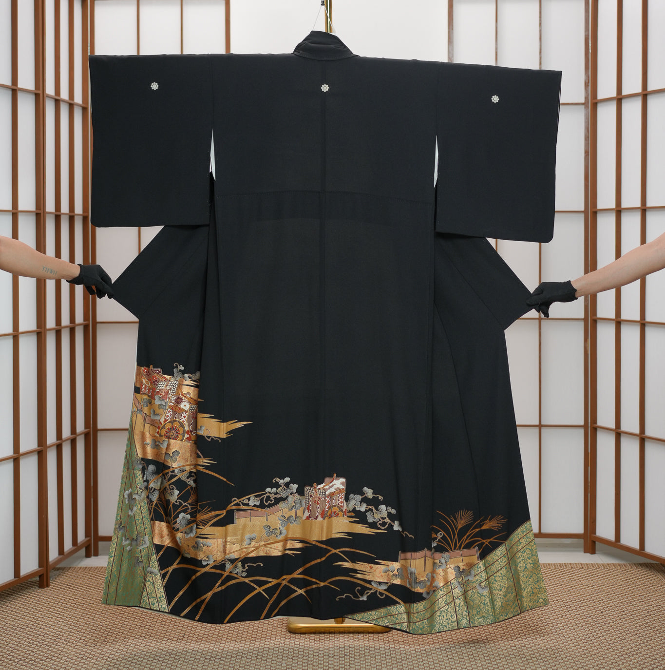 6.28 Chiku Fabric: 0513_07 | Black Chariot