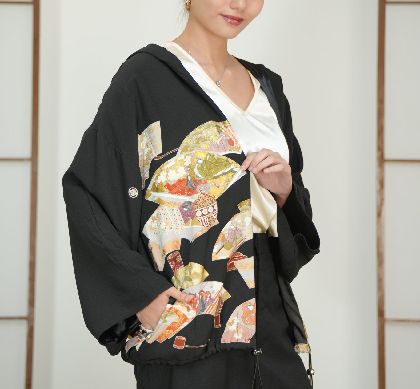 Premium On-hand: Black Hoodie | H6586Y