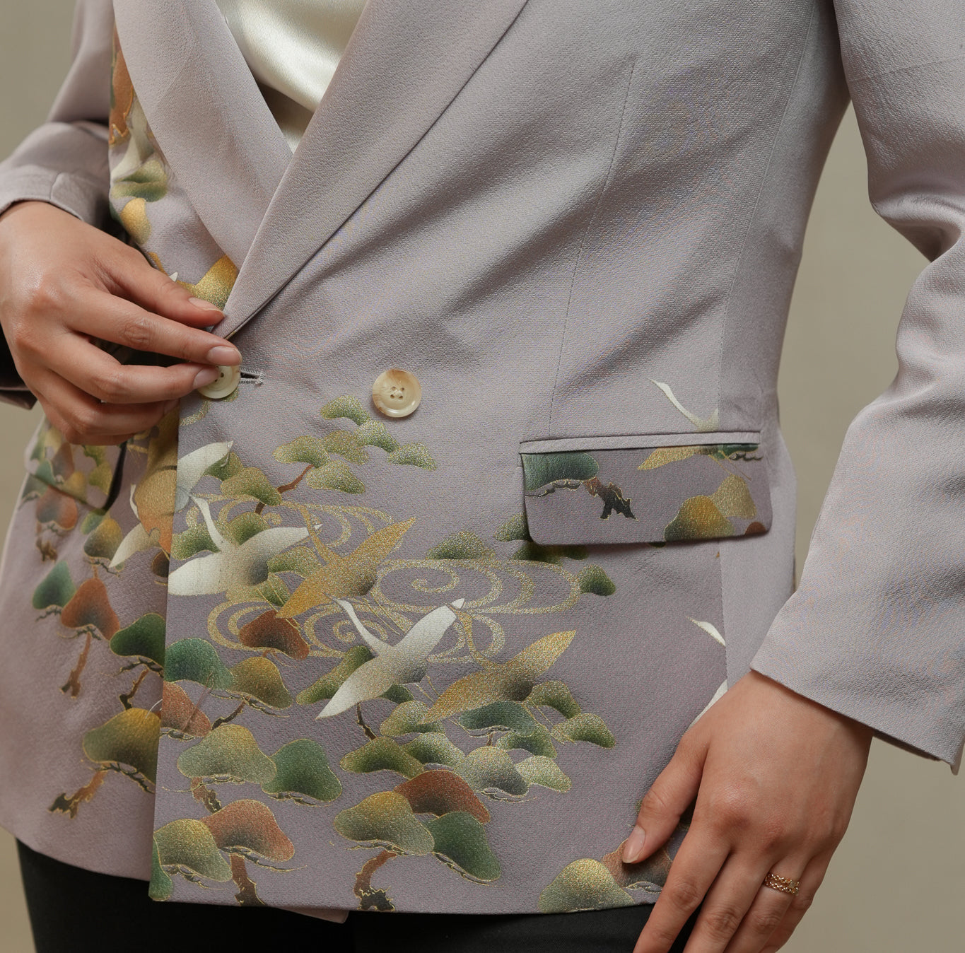 On-hand: Loose Fit Men's Suit Lavender with Cranes | MOS7689