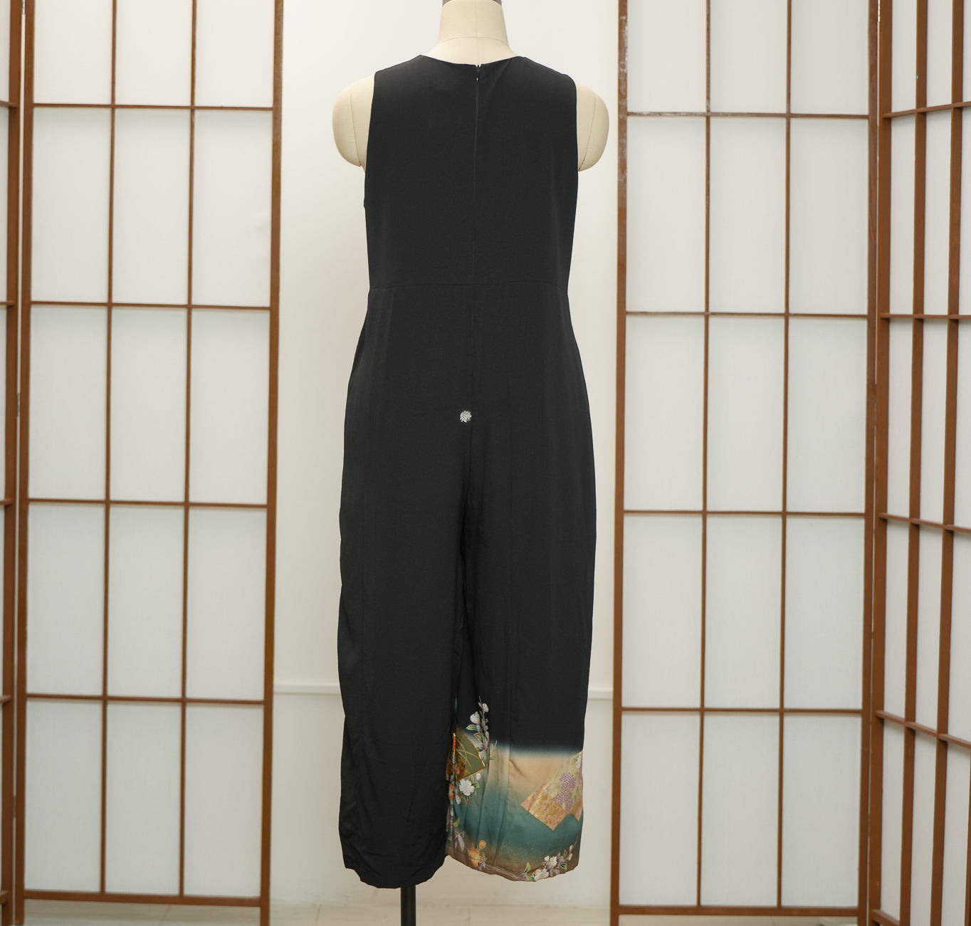 On-hand item: Zipped Jumpsuit Black &amp; Gold florals | ZJ3580 2XLB
