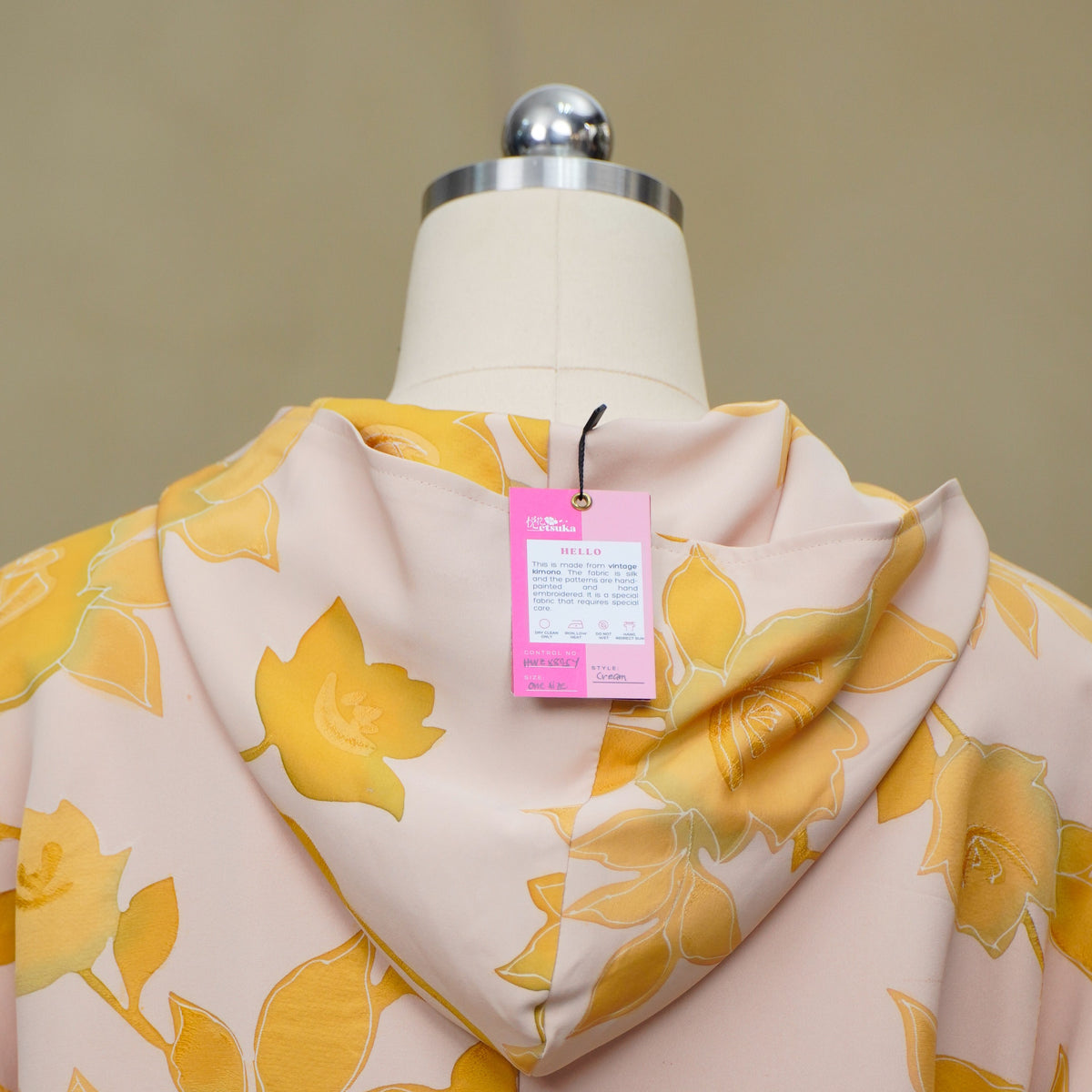 [Autumn] Premium On-hand: Cream Hoodie with Zipper (One Size) | HWZ8805Y -O
