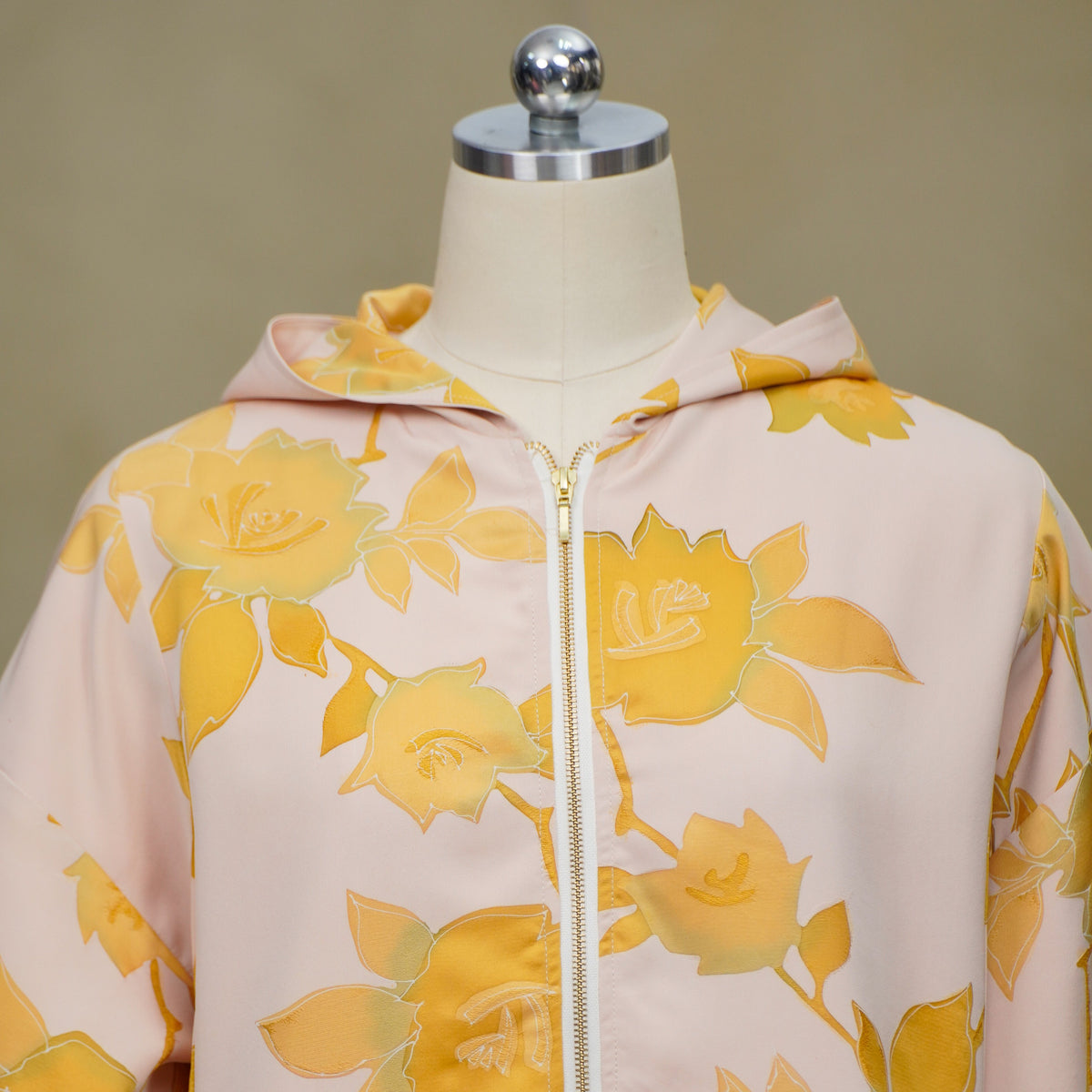 [Autumn] Premium On-hand: Cream Hoodie with Zipper (One Size) | HWZ8805Y -O