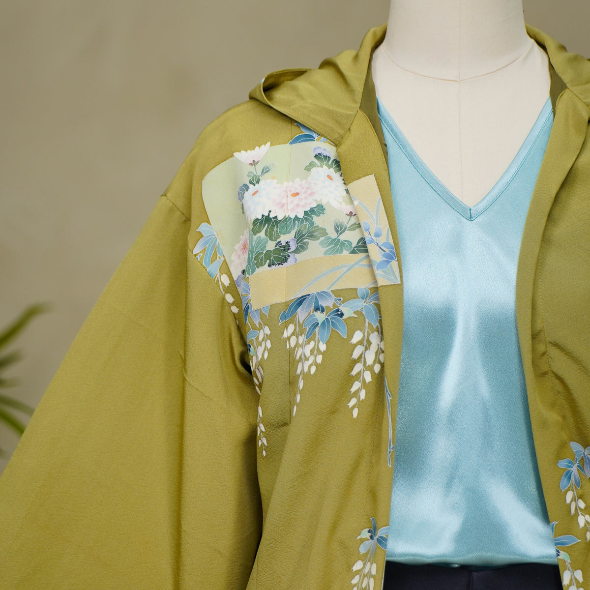 [Autumn] [With Fabric Stains] Premium On-hand item: Green Kodomo Hoodie (Small) | HK8741Y -O
