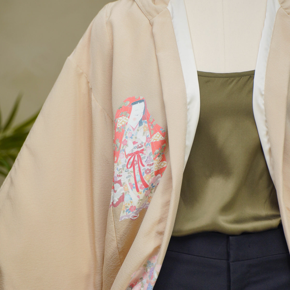 [Autumn] Premium On-hand: Cream Hoodie (One Size) | H7667Y -O (with minor fabric stain)
