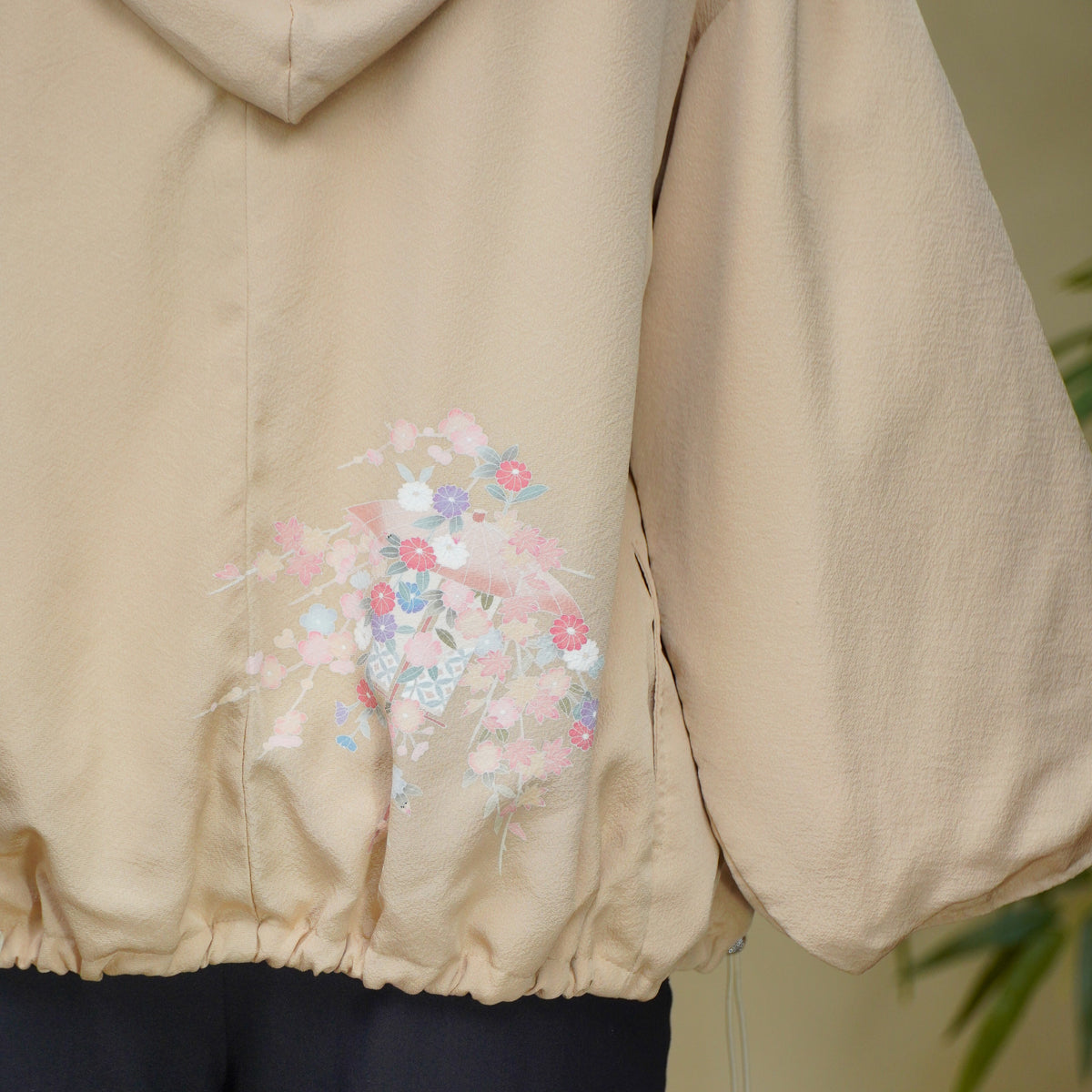 [Autumn] Premium On-hand: Cream Hoodie (One Size) | H7667Y -O (with minor fabric stain)